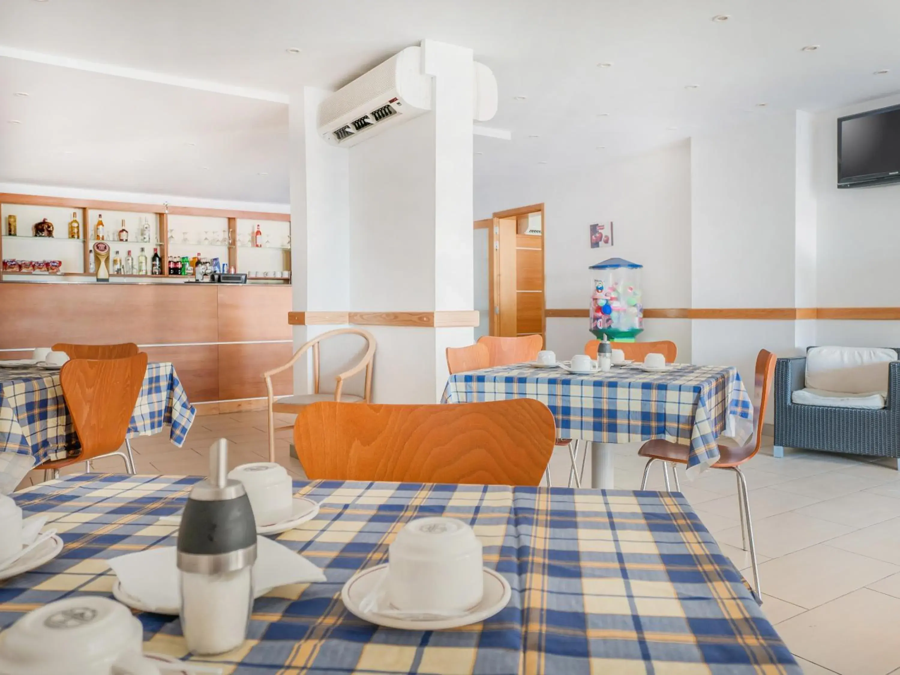 Restaurant/places to eat in Qawra Point Holiday Complex Restaurant/places to eat in Qawra Point Holiday Complex