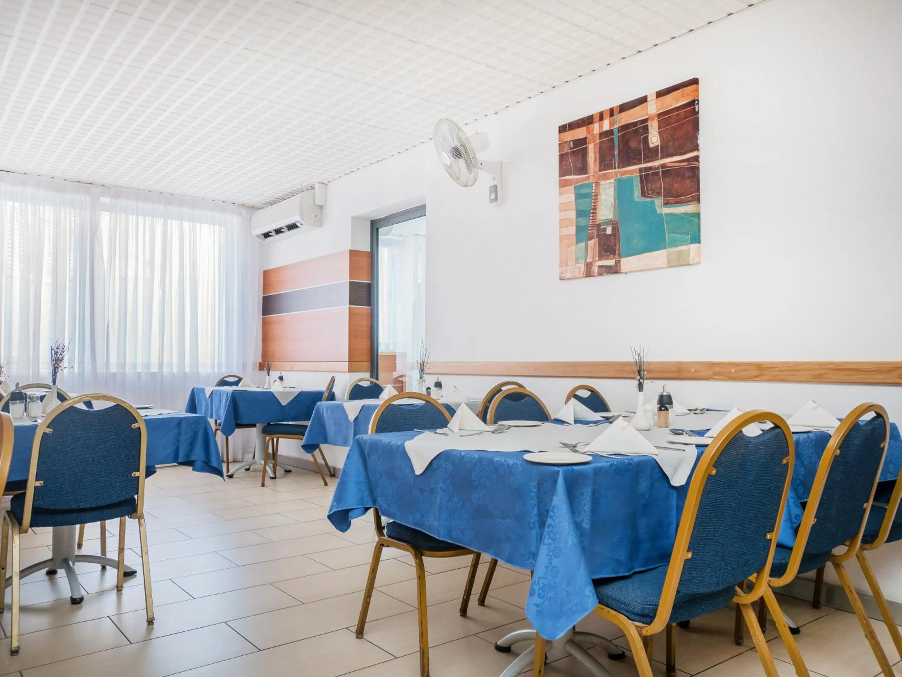 Restaurant/places to eat in Qawra Point Holiday Complex