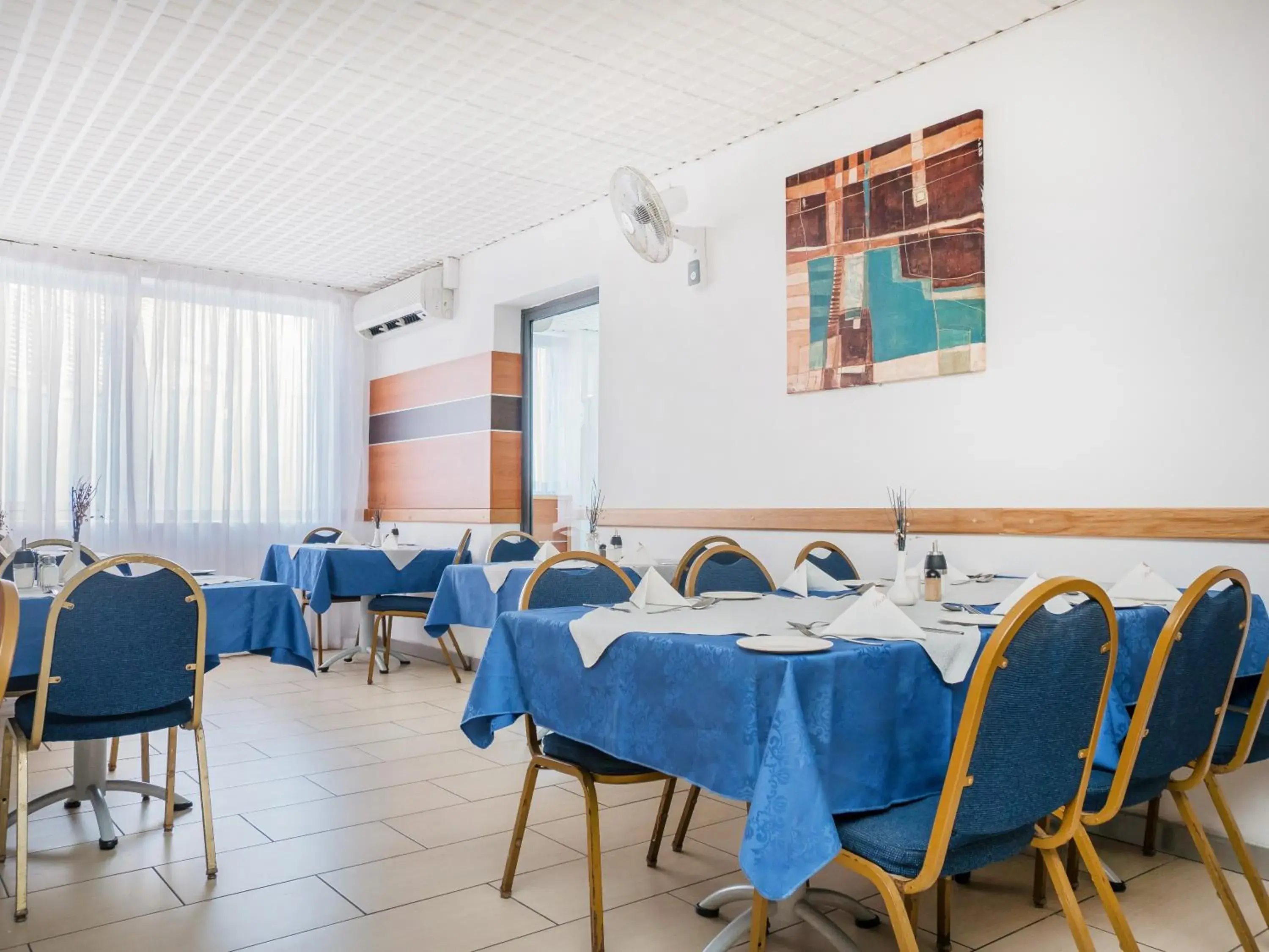 Restaurant/places to eat in Qawra Point Holiday Complex Restaurant/places to eat in Qawra Point Holiday Complex