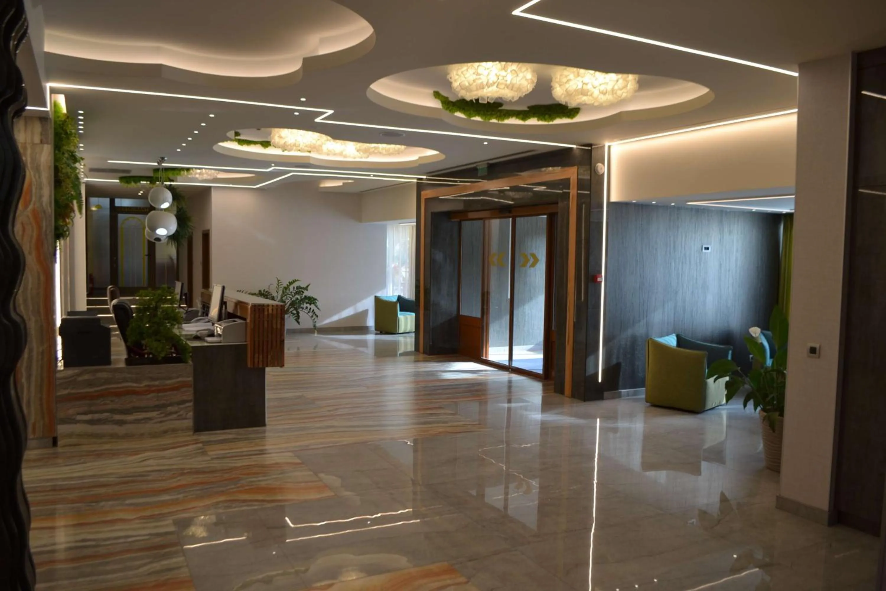 Lobby or reception in Best Western Silva Hotel
