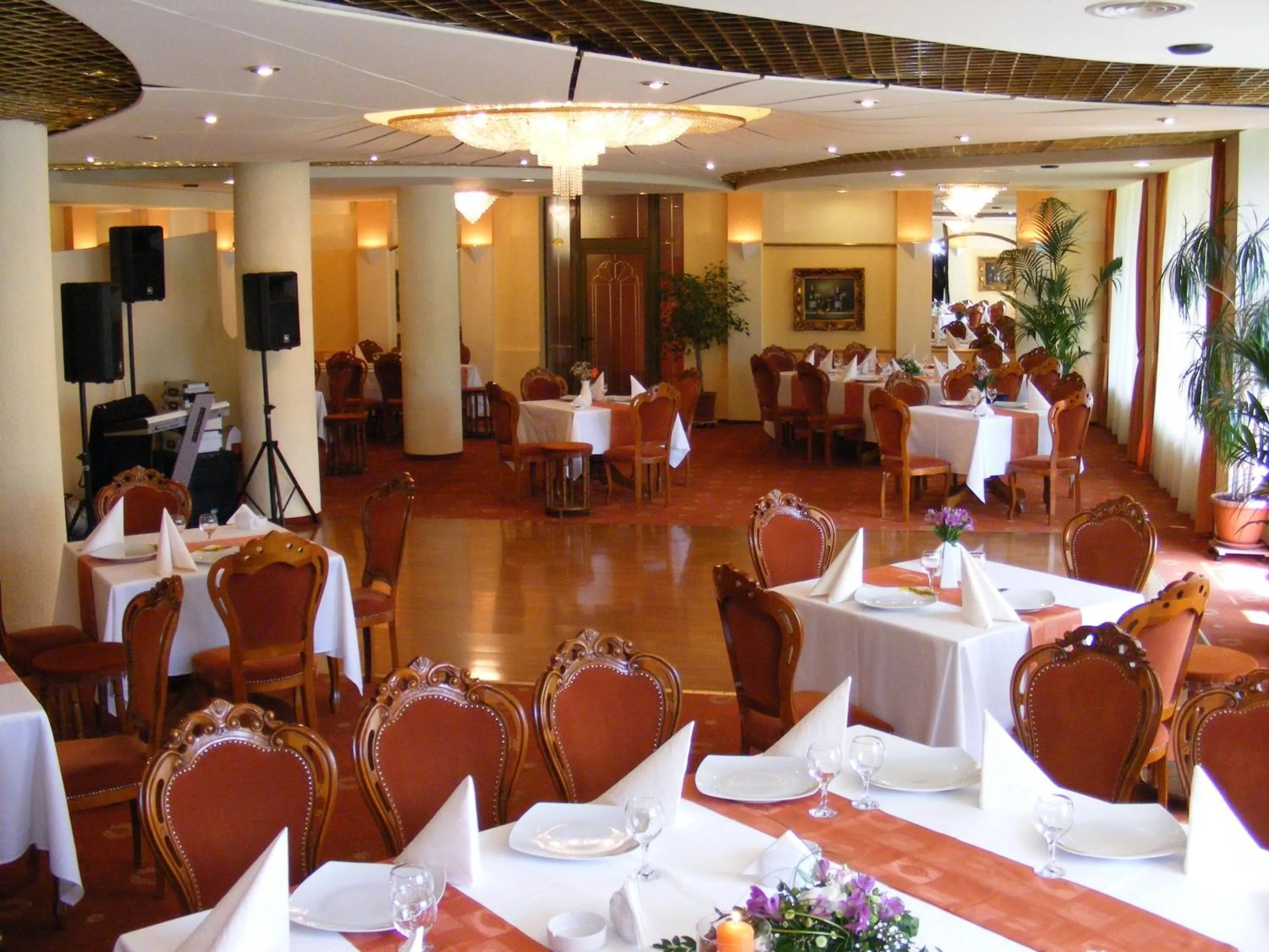 Restaurant/places to eat in Best Western Silva Hotel