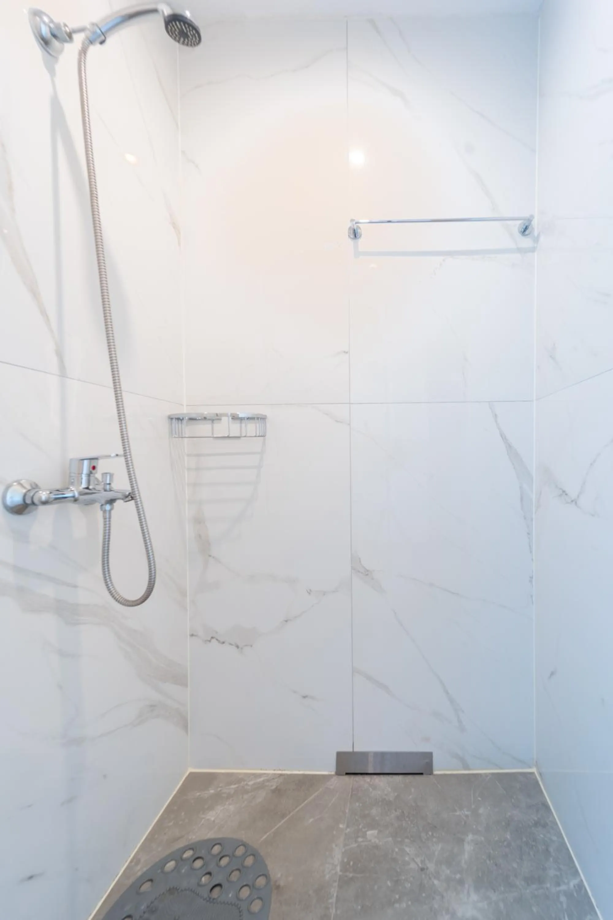 Shower in Arte Hotel