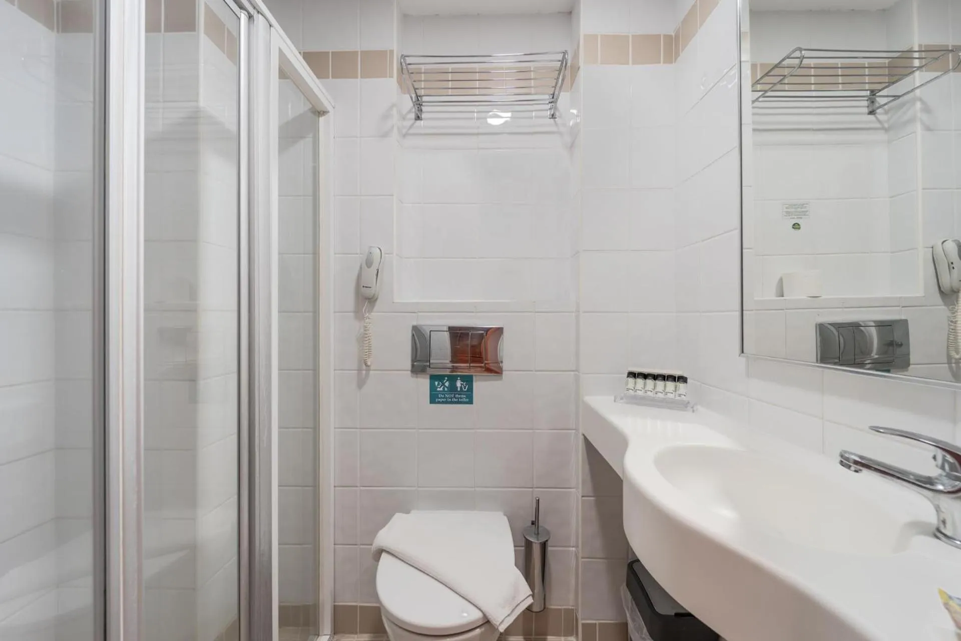 Bathroom in Arte Hotel