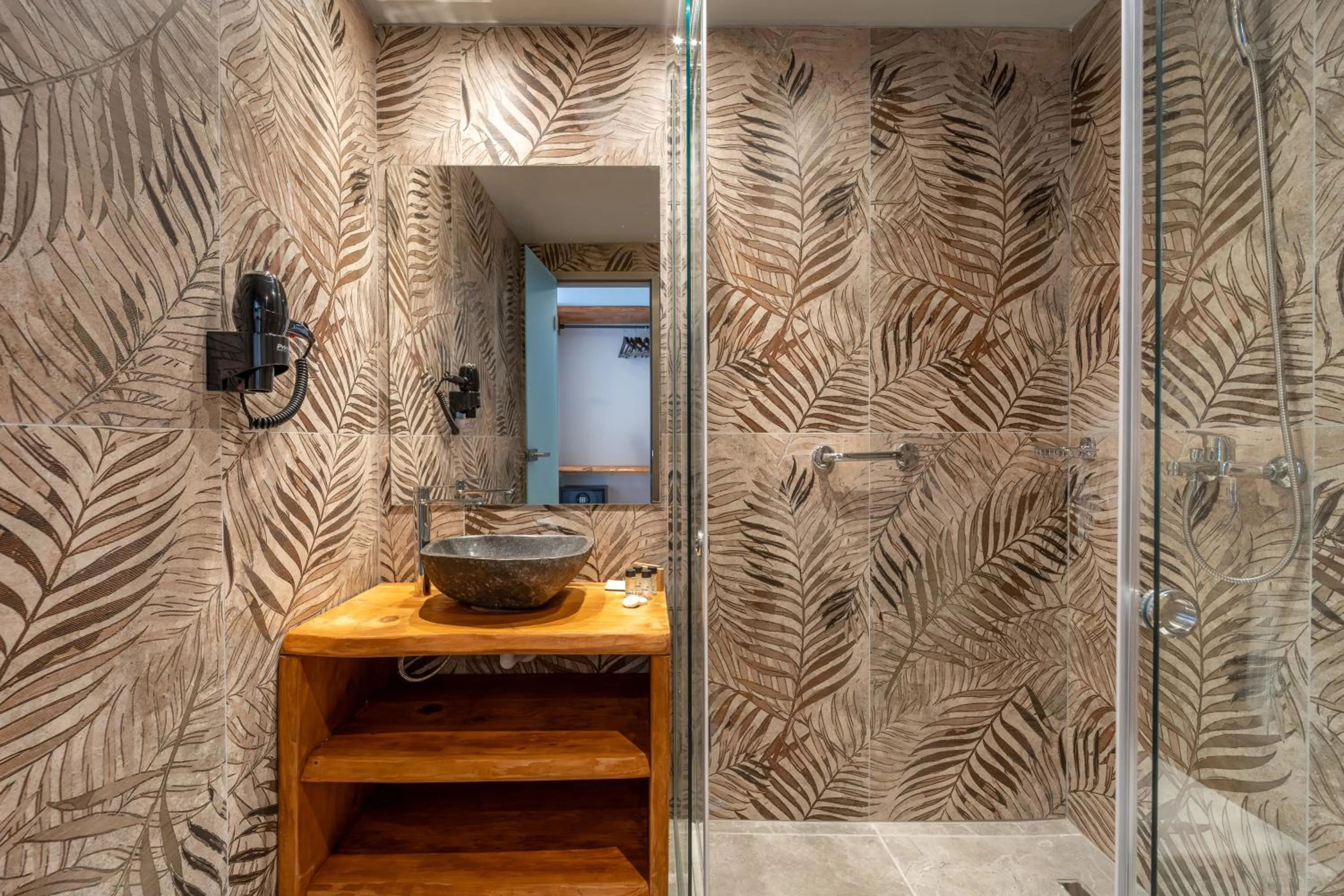 Bathroom in Arte Hotel