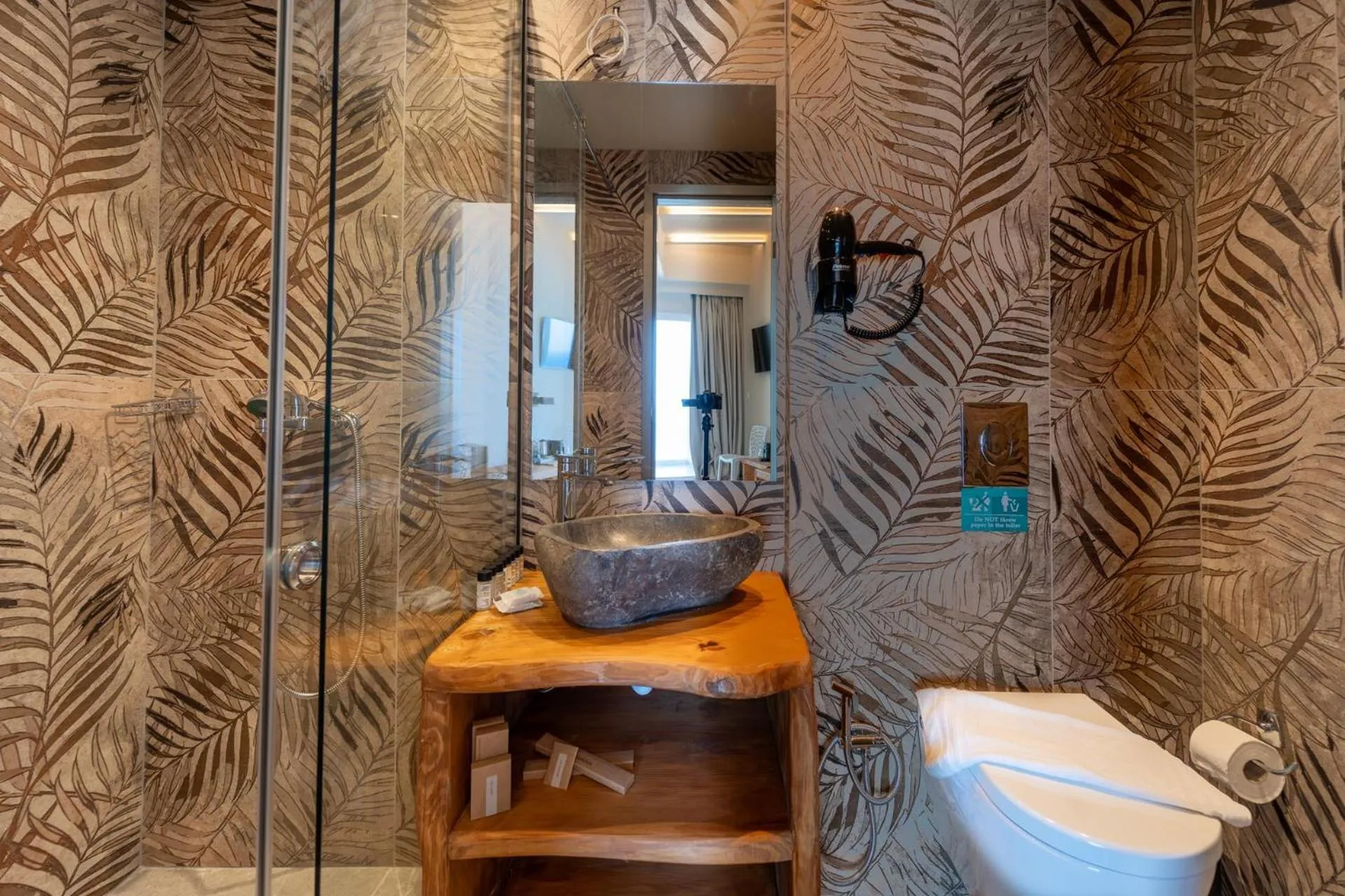 Shower in Arte Hotel