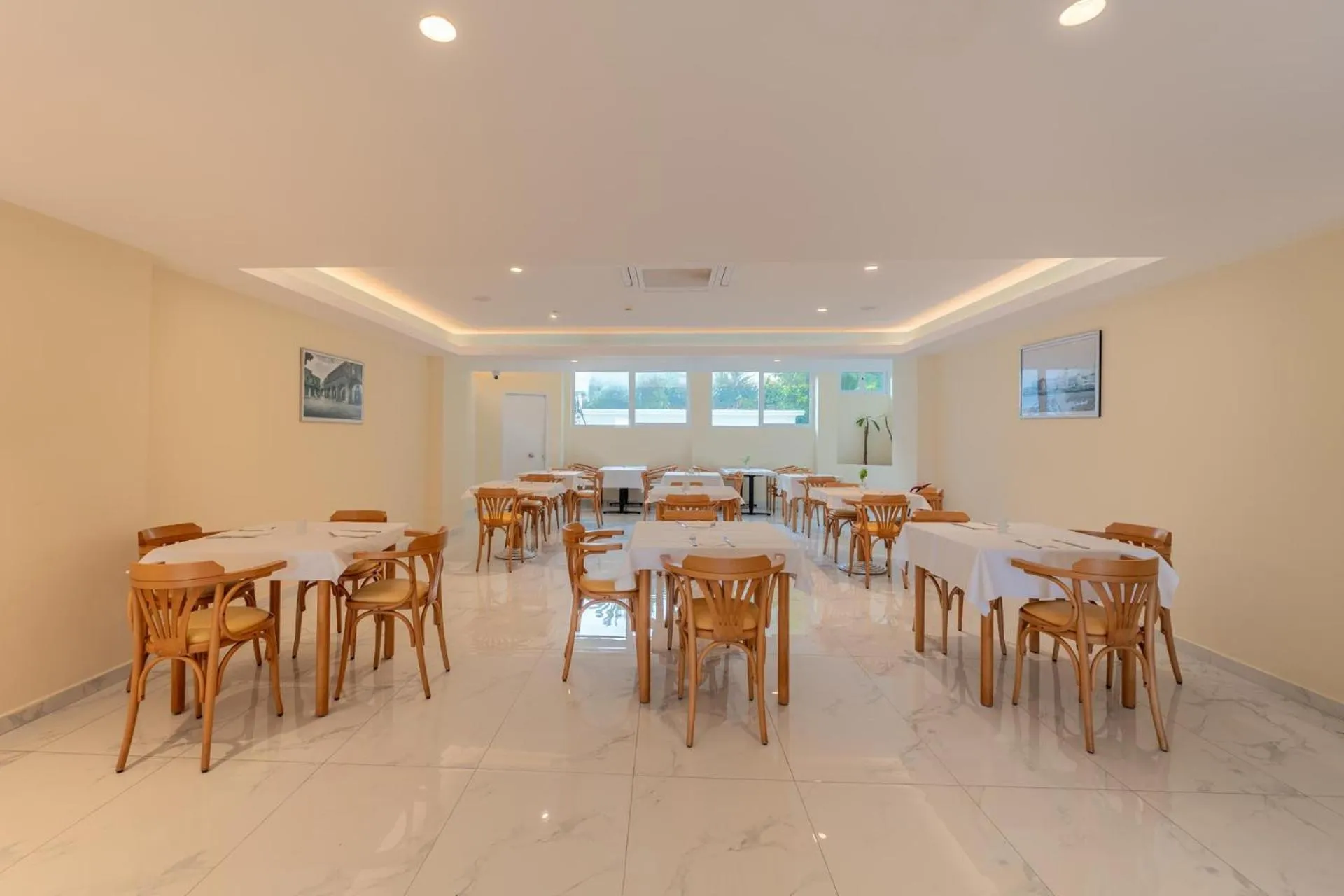 Restaurant/places to eat in Arte Hotel