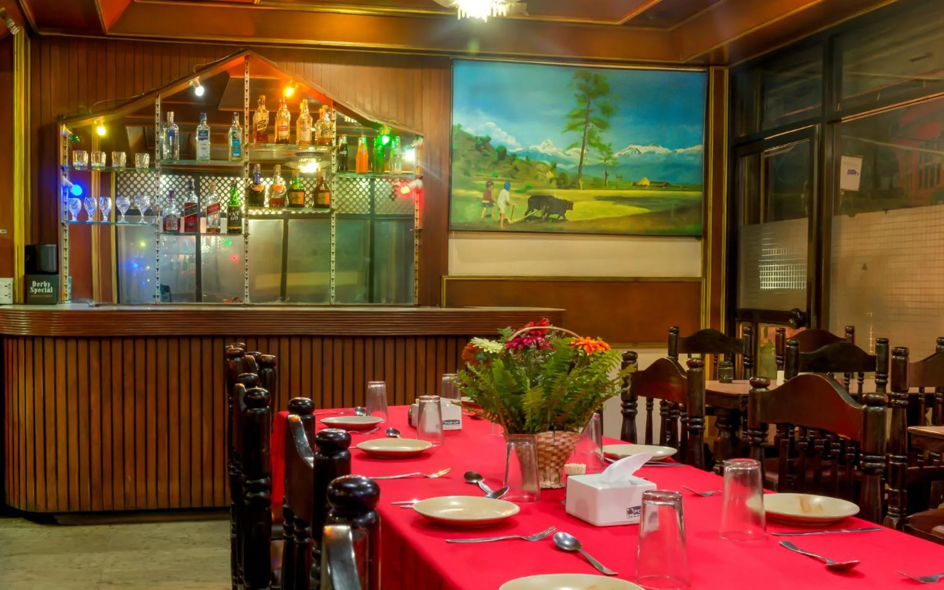 Restaurant/places to eat in Hotel Kamal