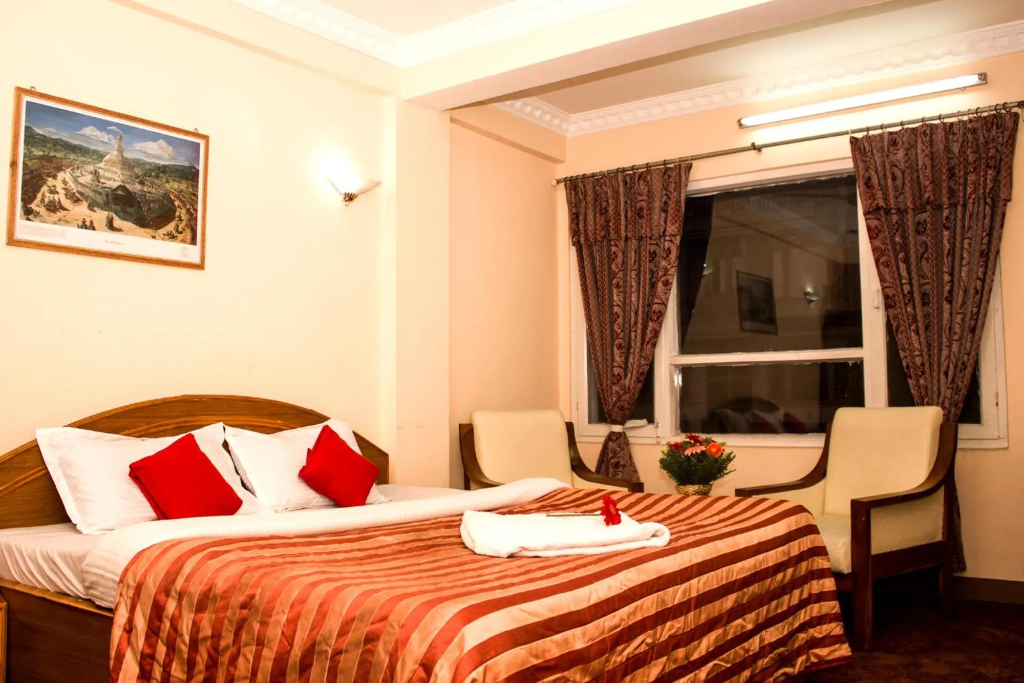 Shower, Bed in Hotel Kamal