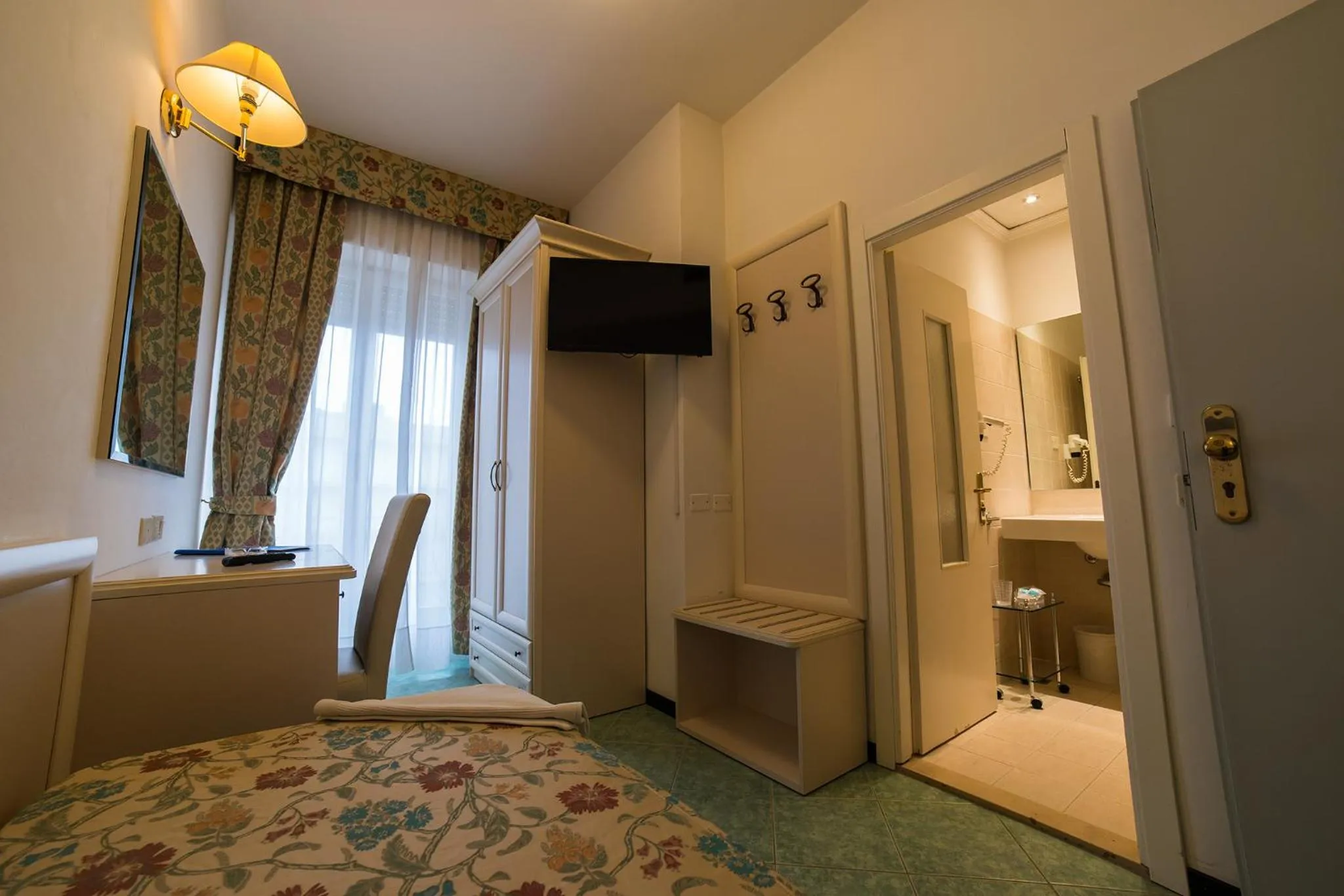 Photo of the whole room, Bed in Hotel Nord Est