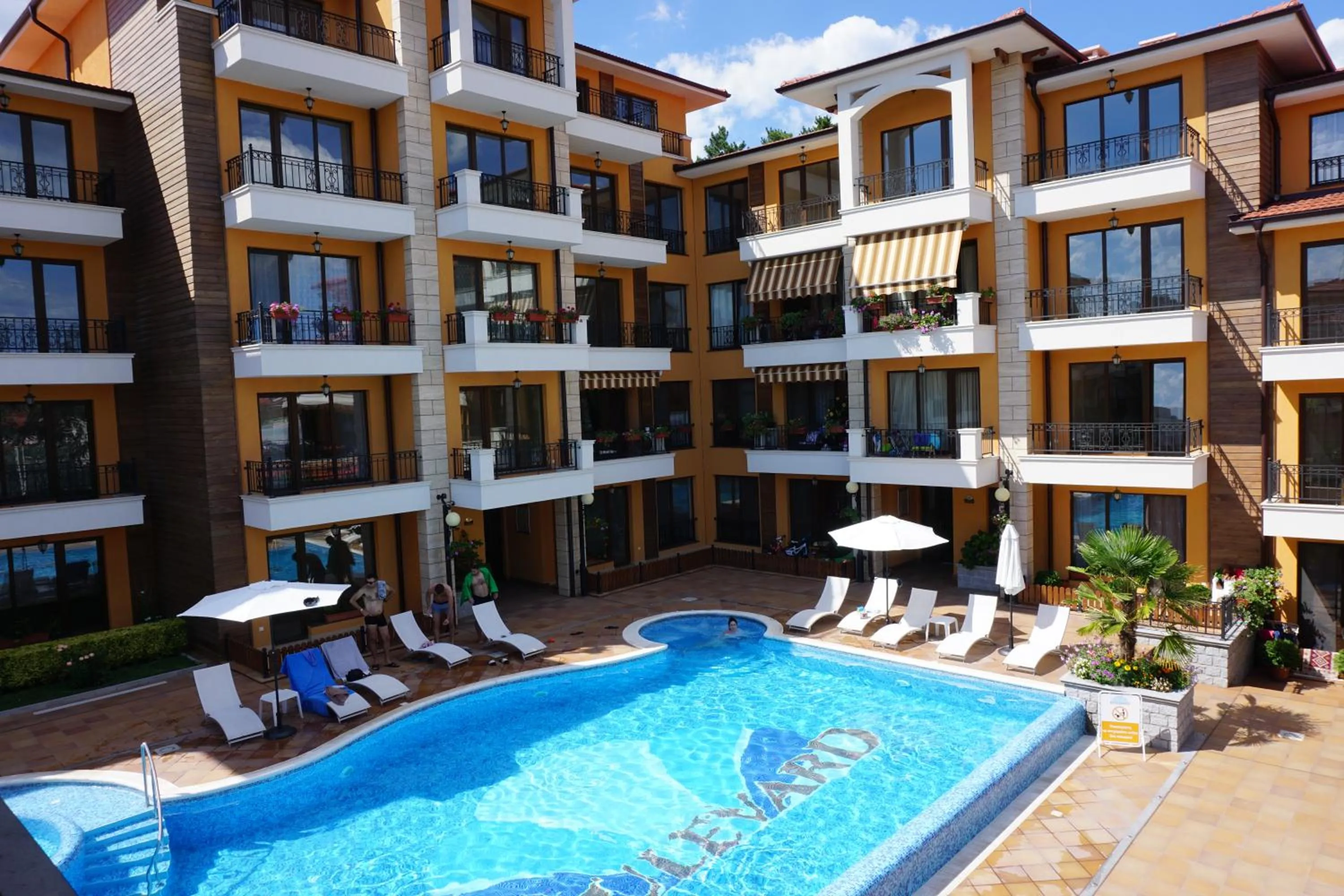 Inner courtyard view in Boulevard Sea Residence