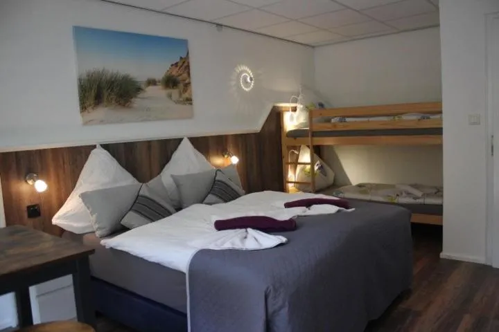 Photo of the whole room, Bed in Waldpension Pfeiferhaus