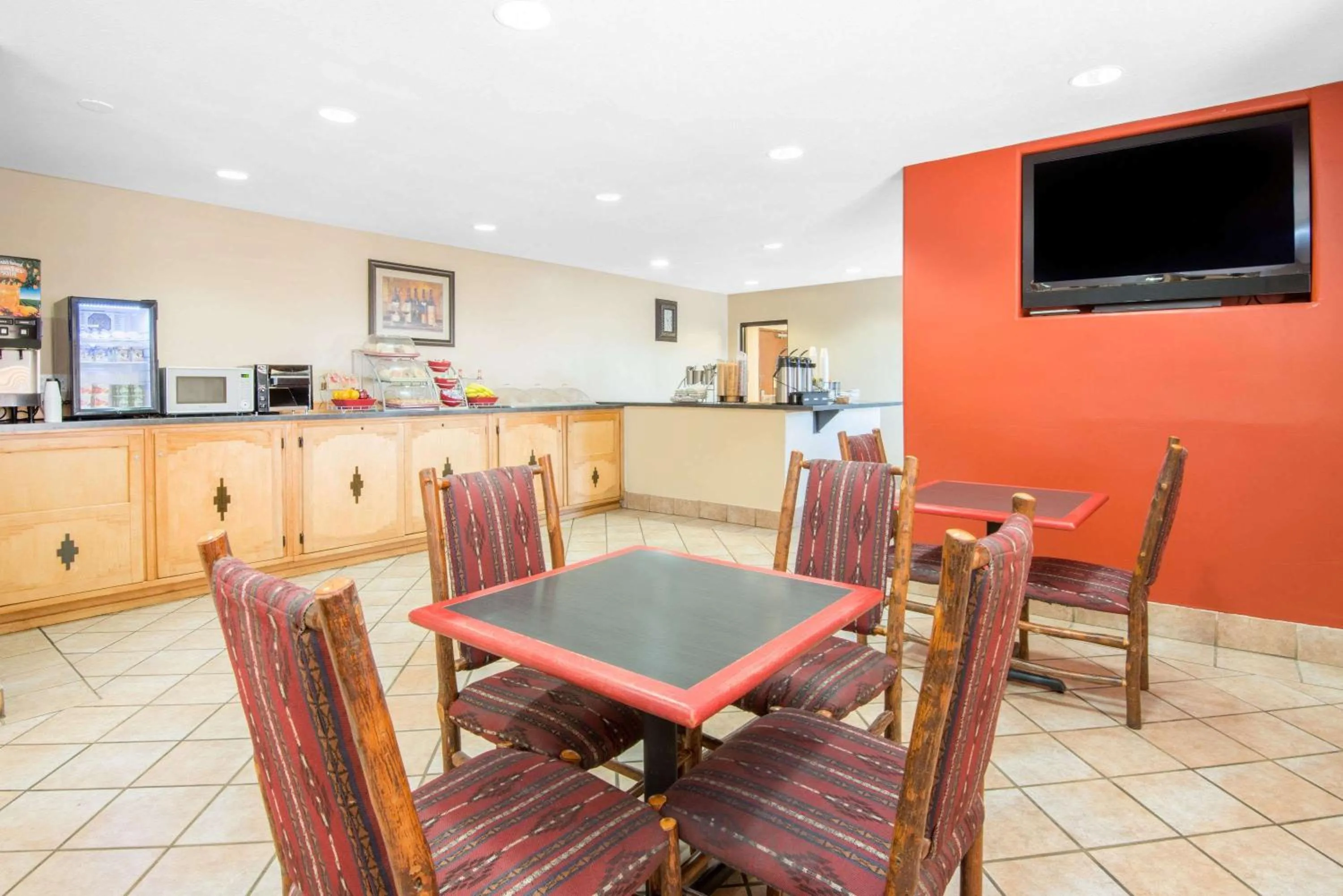 Restaurant/places to eat in Hawthorn Suites by Wyndham Albuquerque