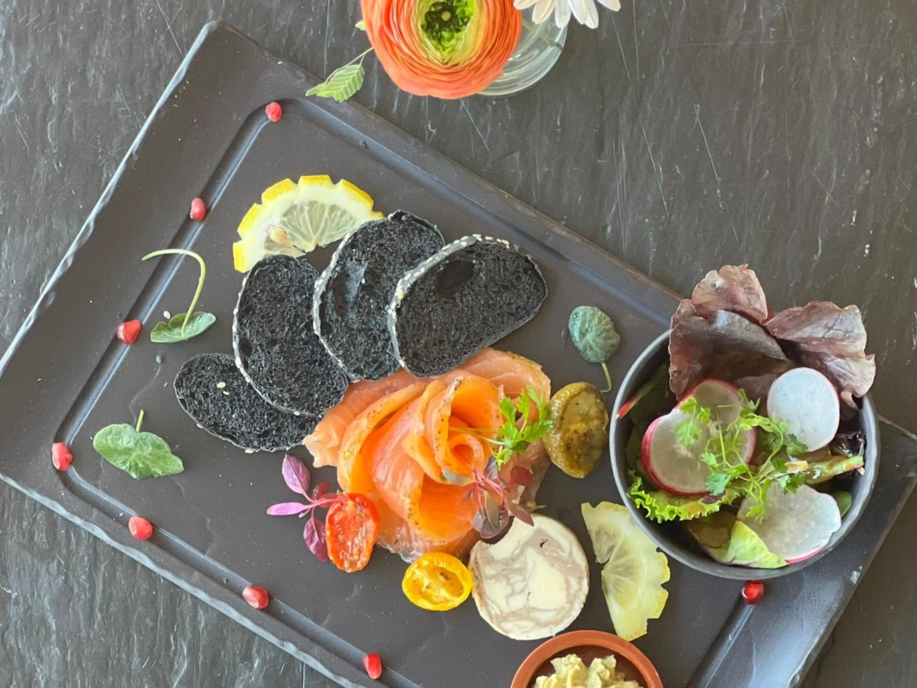 Restaurant/places to eat in Starling Hotel Lausanne