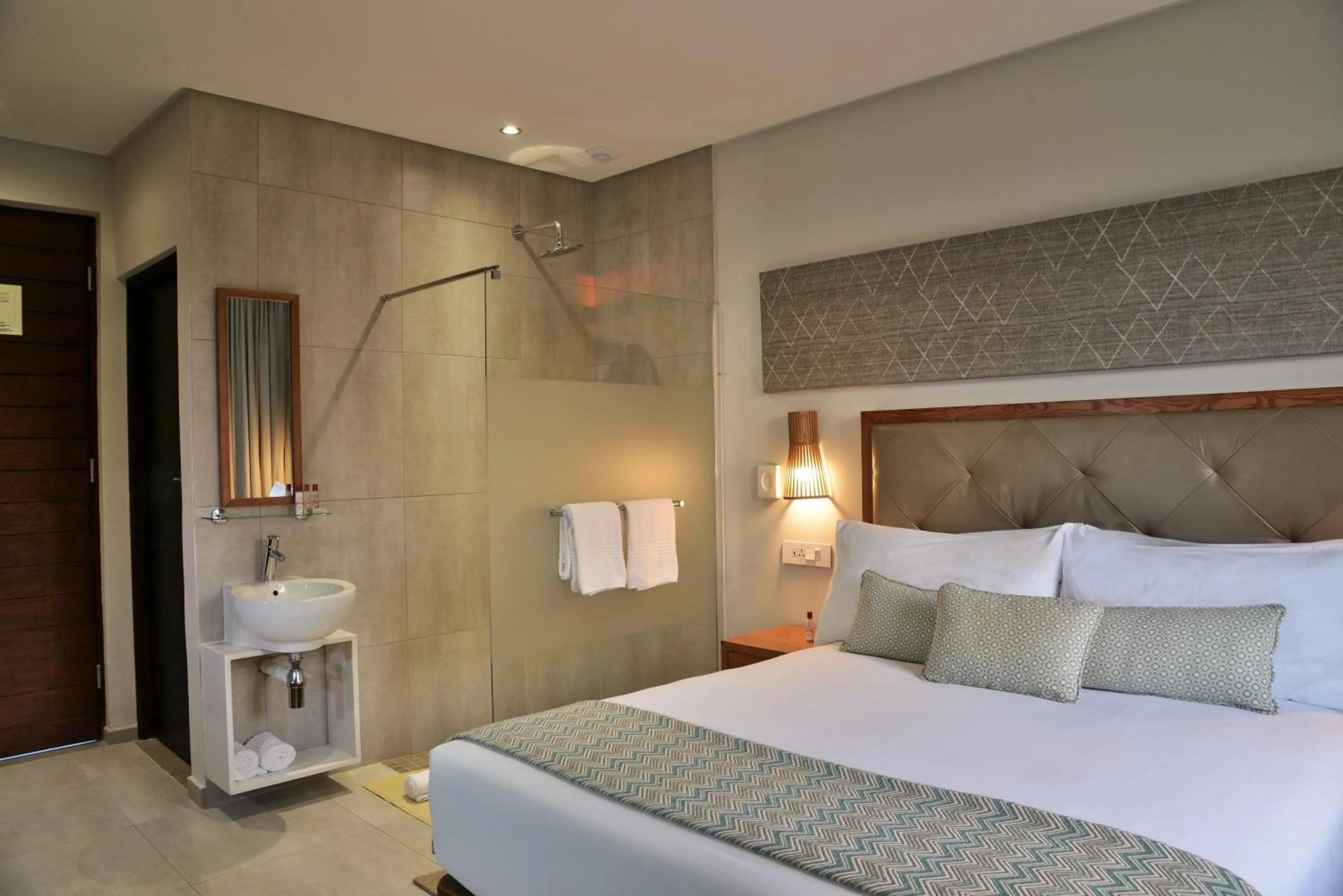 Bedroom, Bed in Cresta Maun Hotel