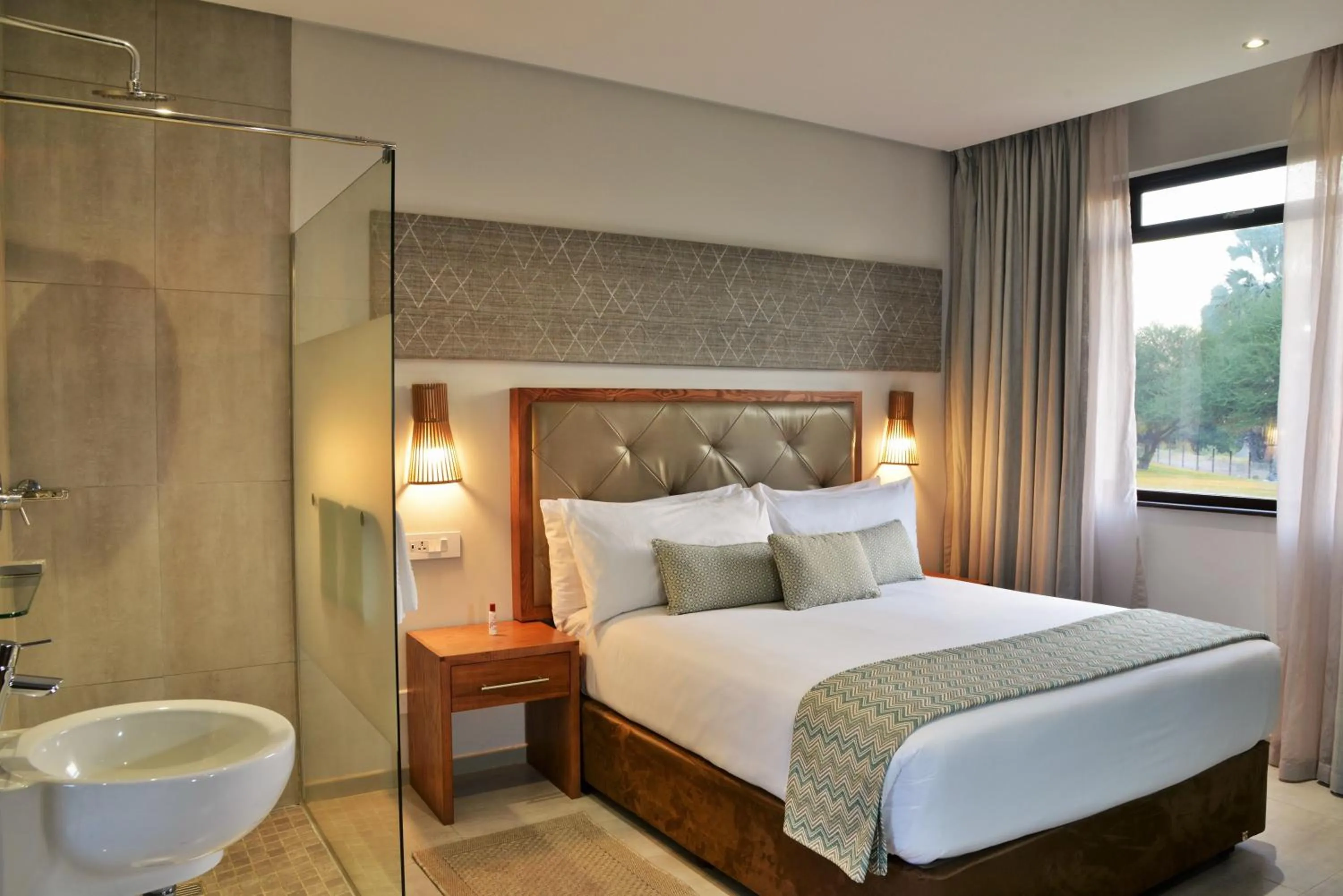 Bedroom, Bed in Cresta Maun Hotel