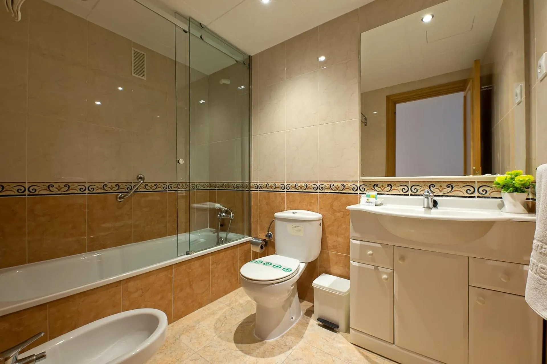 Bathroom in Pineda Park