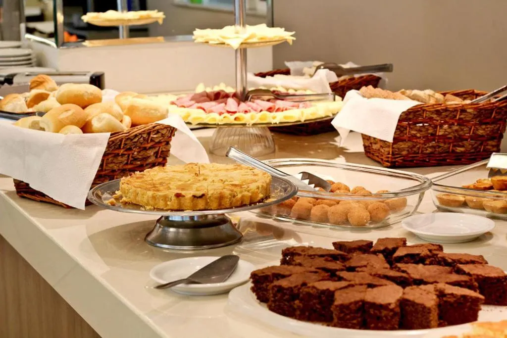 Restaurant/places to eat in Hotel Meridional