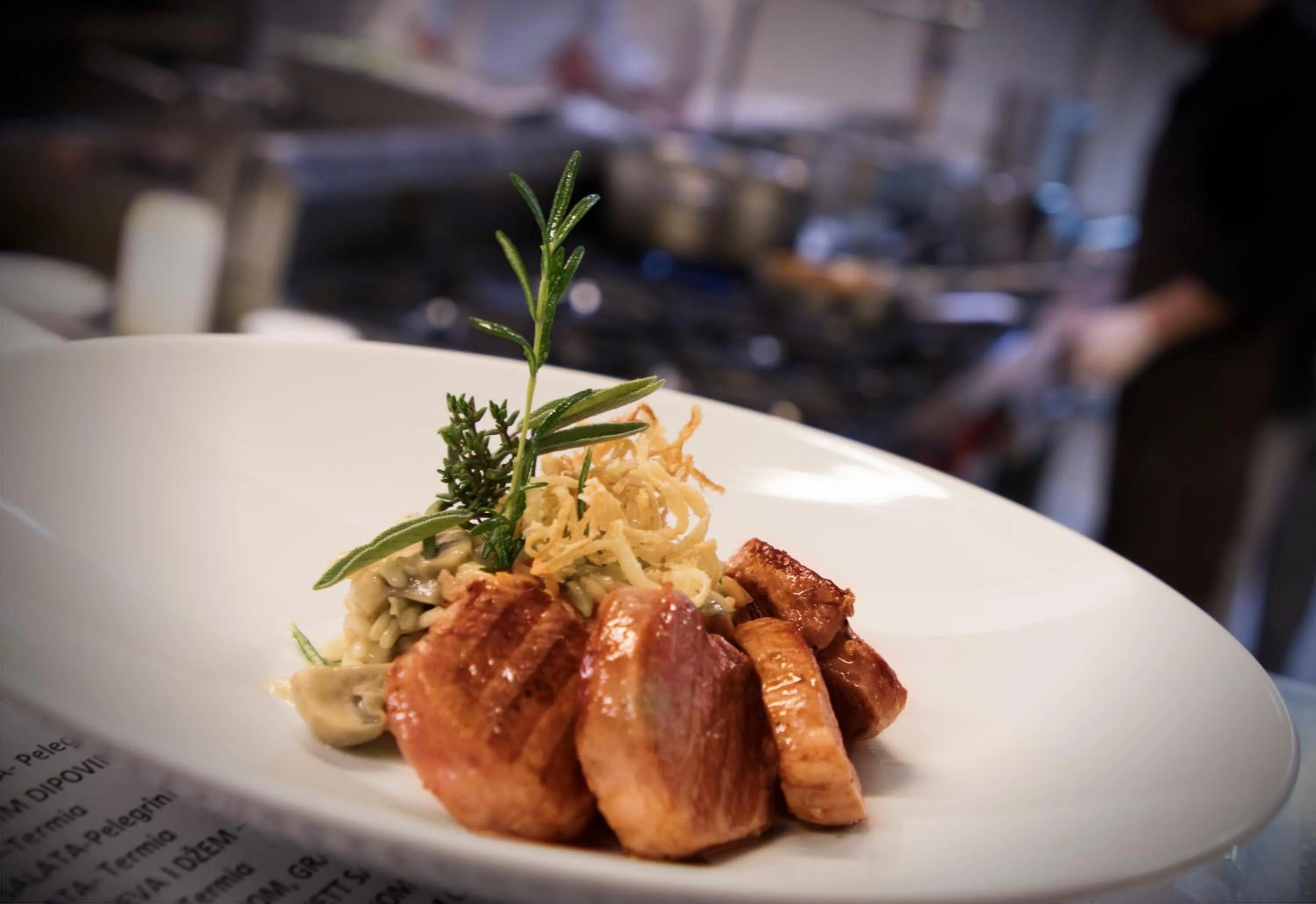 Restaurant/places to eat in Hotel Kaj