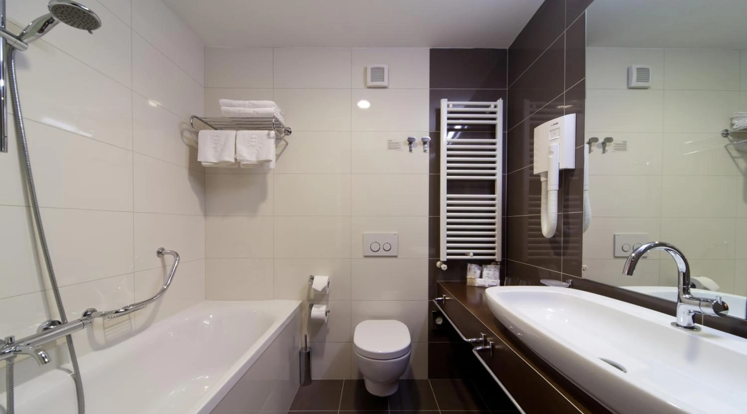 Bathroom in Hotel Kaj