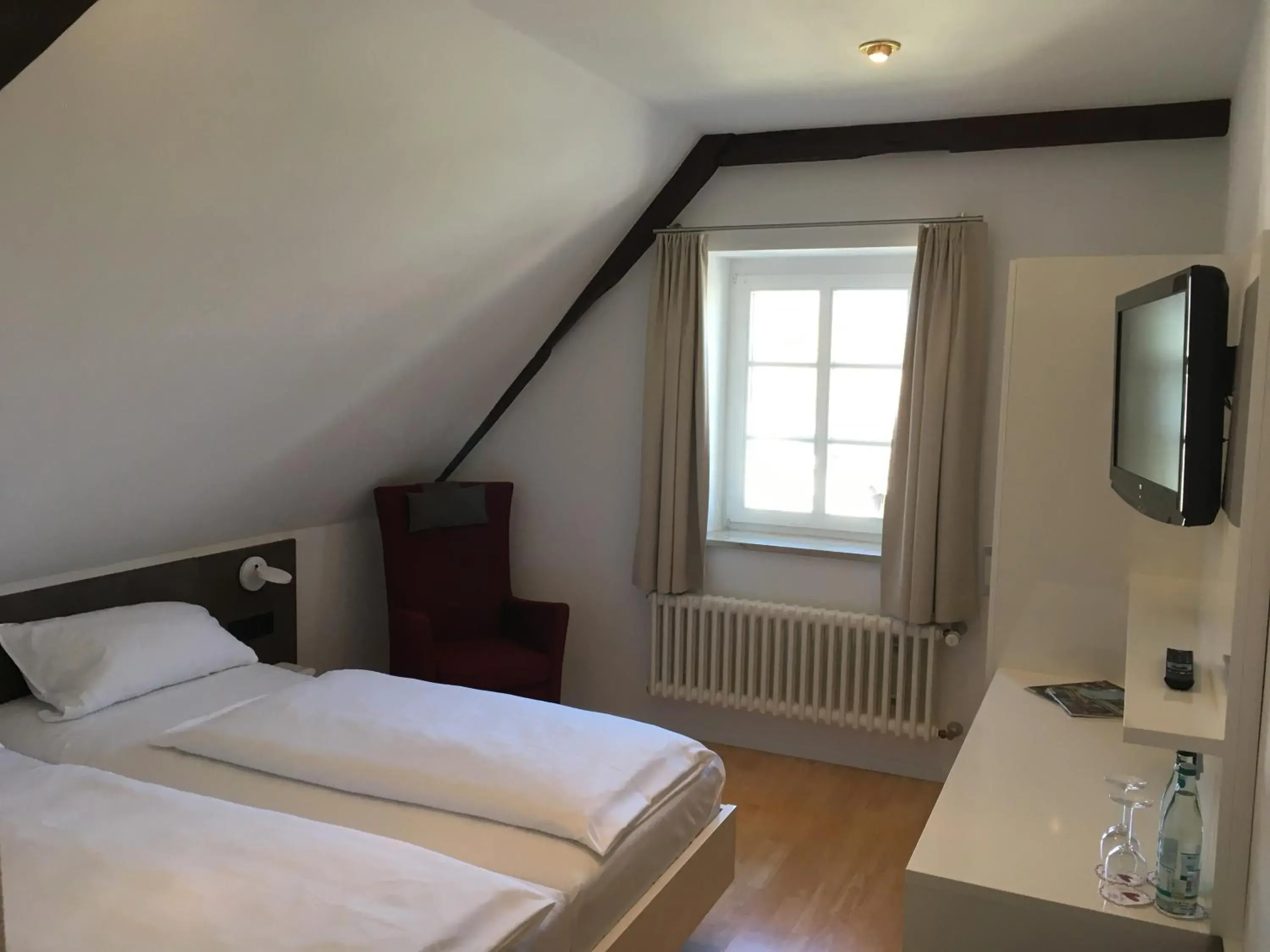 Standard Double Room in Gasthaus Rebstock Egringen Standard Double Room in Gasthaus Rebstock Egringen