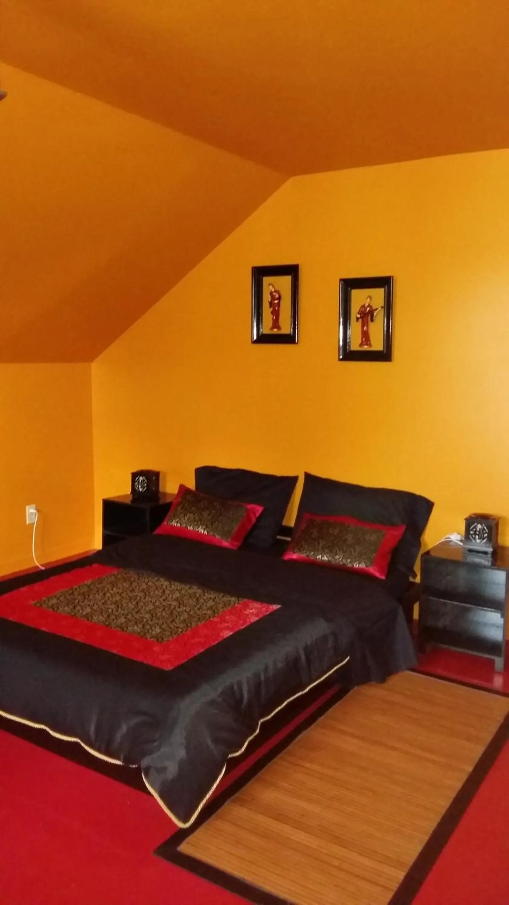 Decorative detail, Bed in Gite Agricole Les Lilas