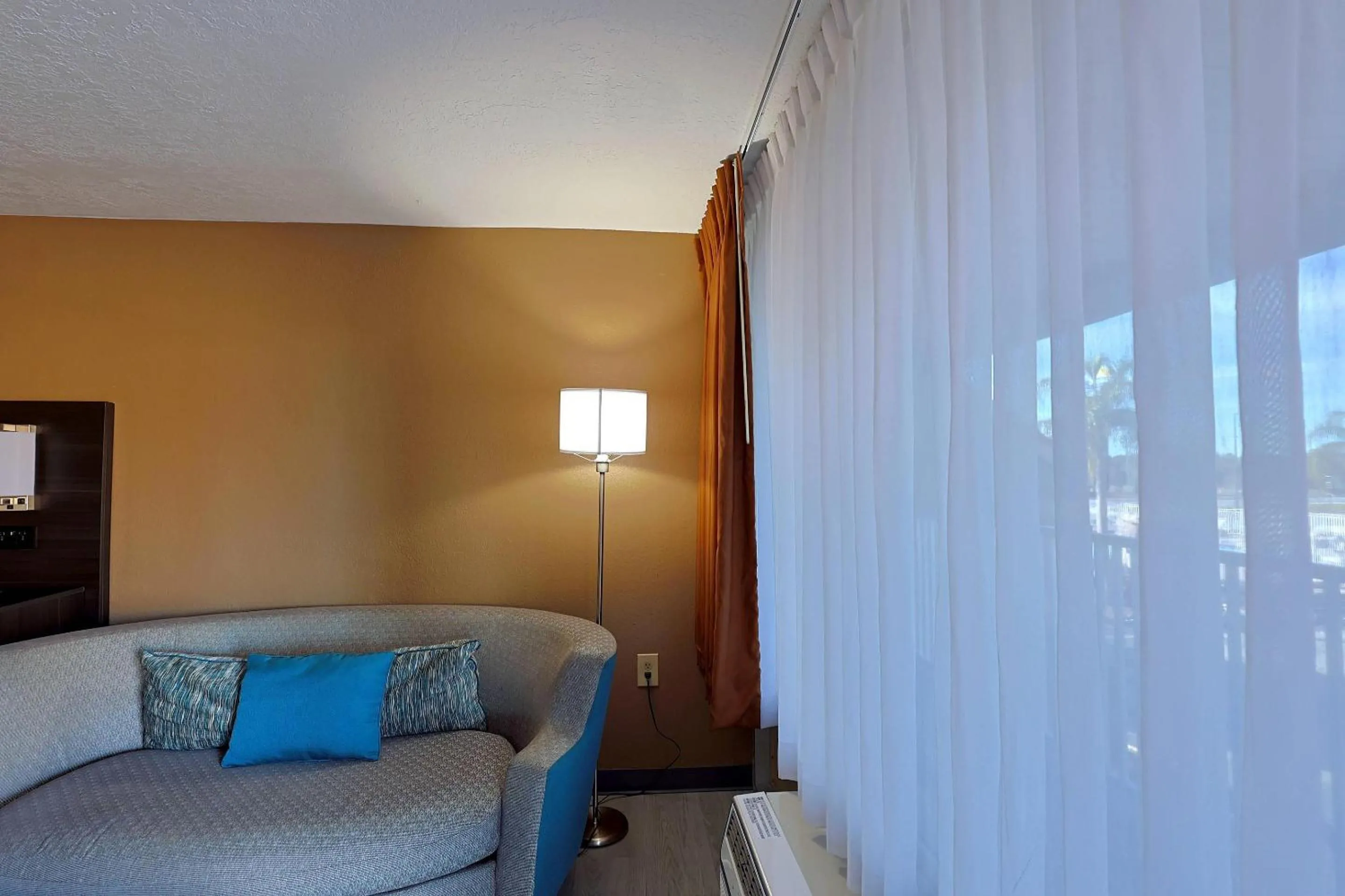 Bedroom in Quality Inn Kennedy Space Center