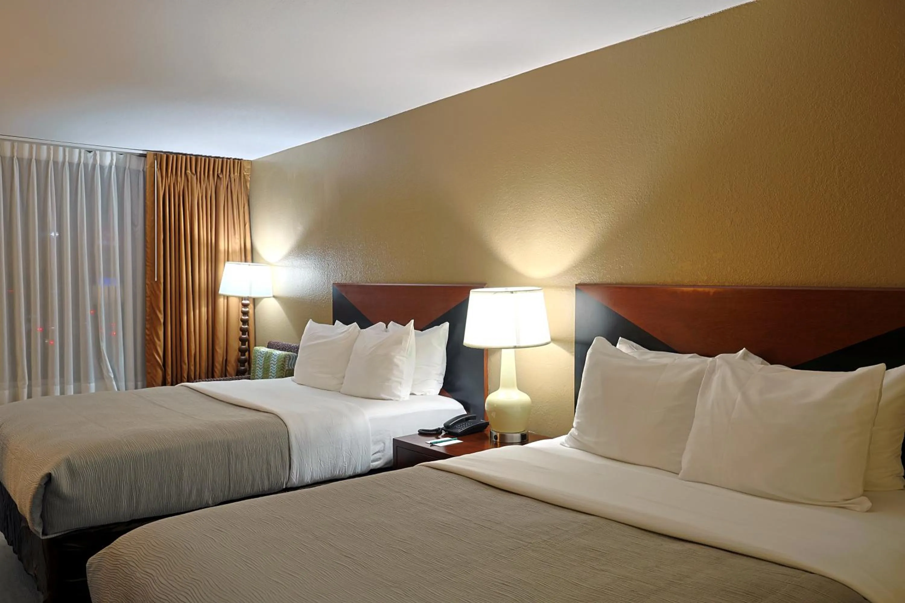 Bed in Quality Inn Kennedy Space Center