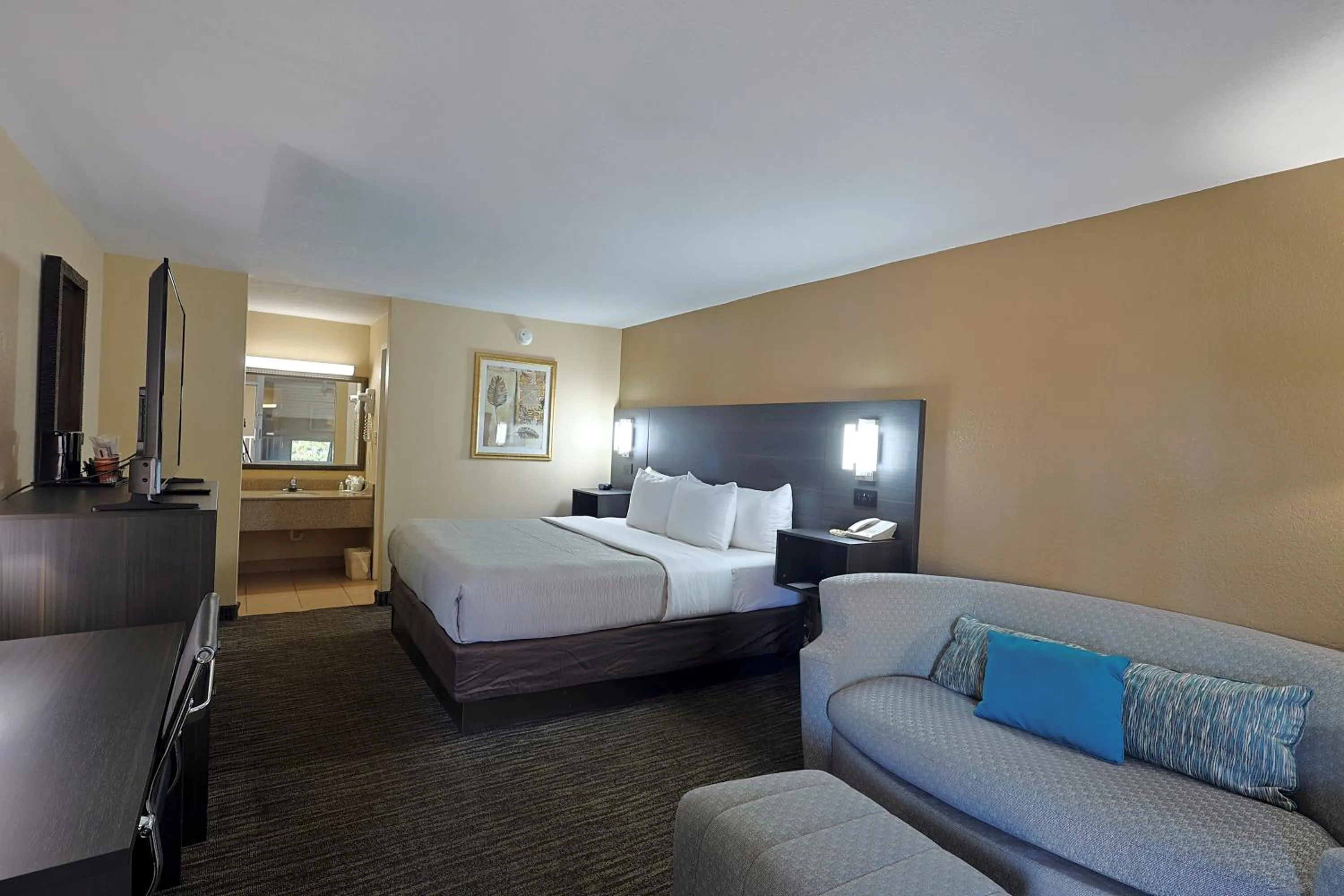 Bed in Quality Inn Kennedy Space Center