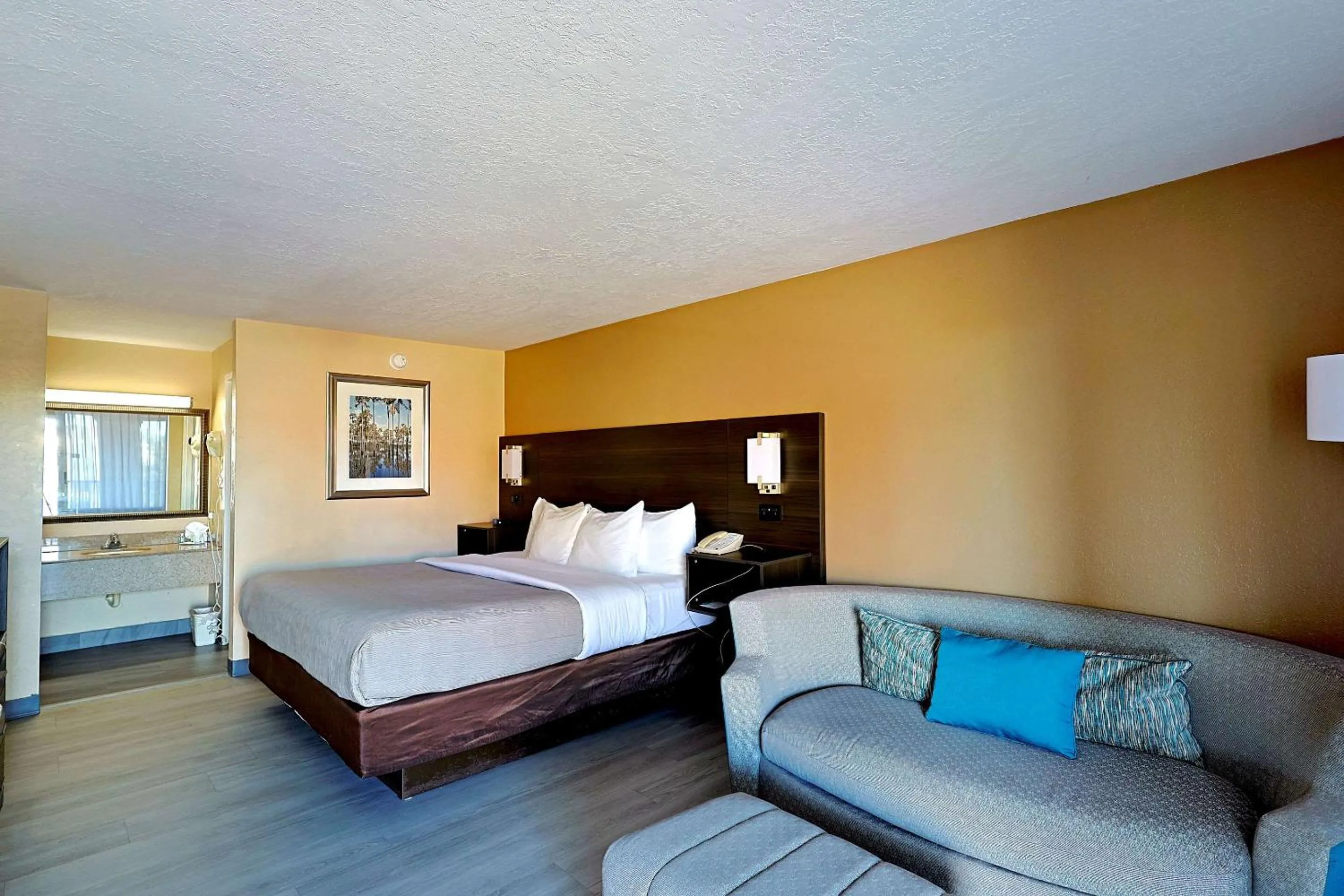 Bedroom, Bed in Quality Inn Kennedy Space Center