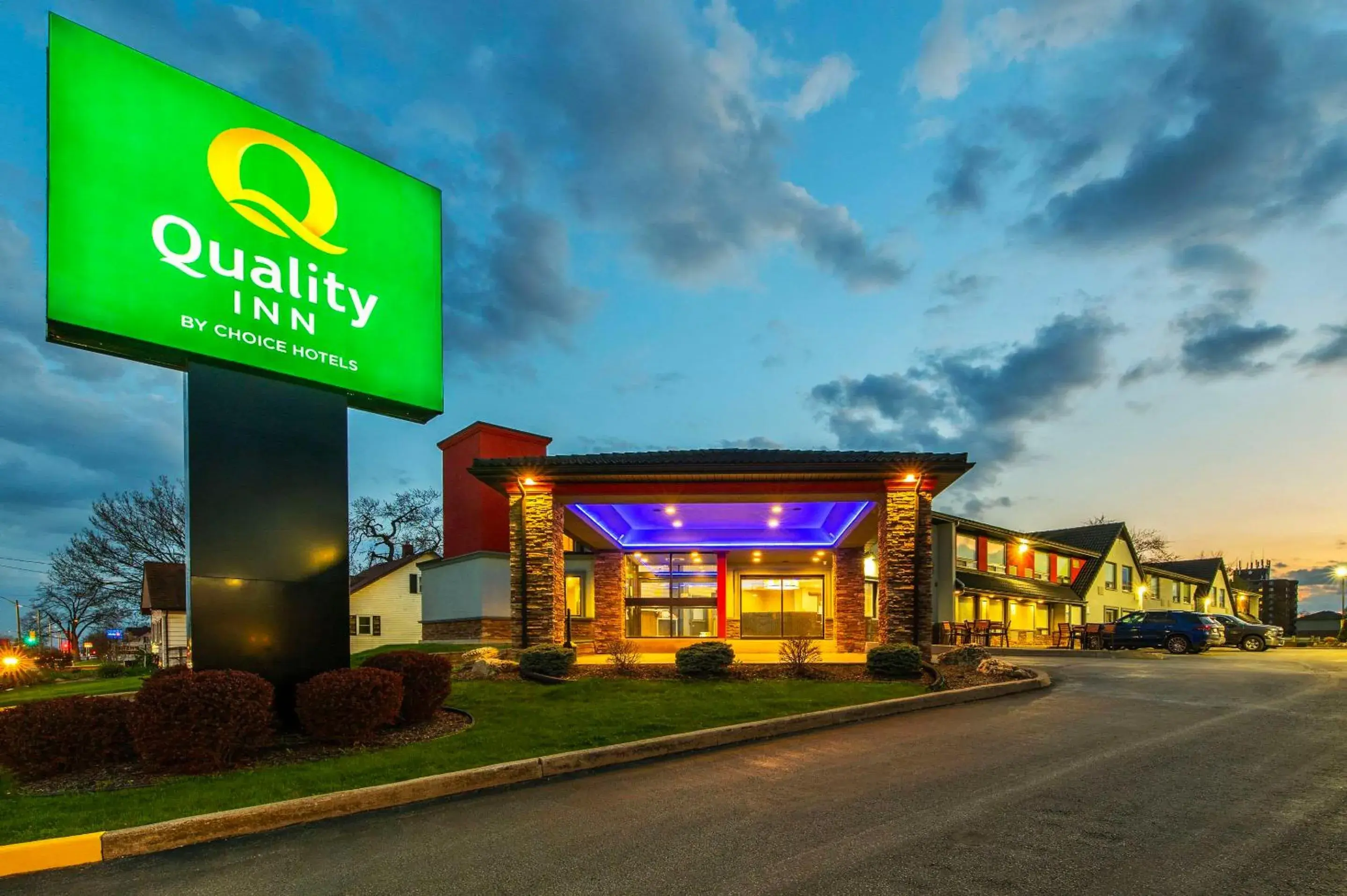 Property building in Quality Inn Property building in Quality Inn