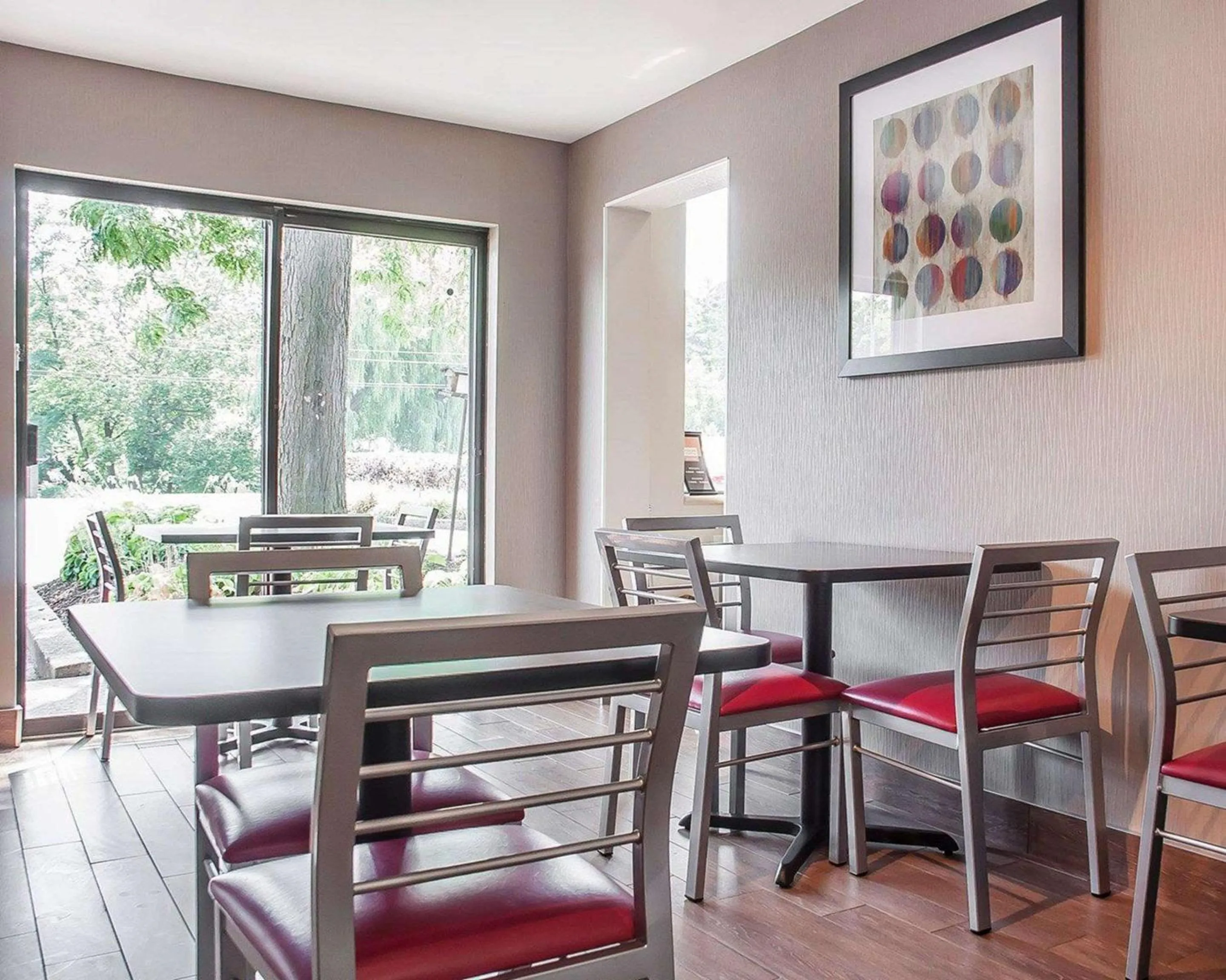 Restaurant/places to eat in Comfort Inn