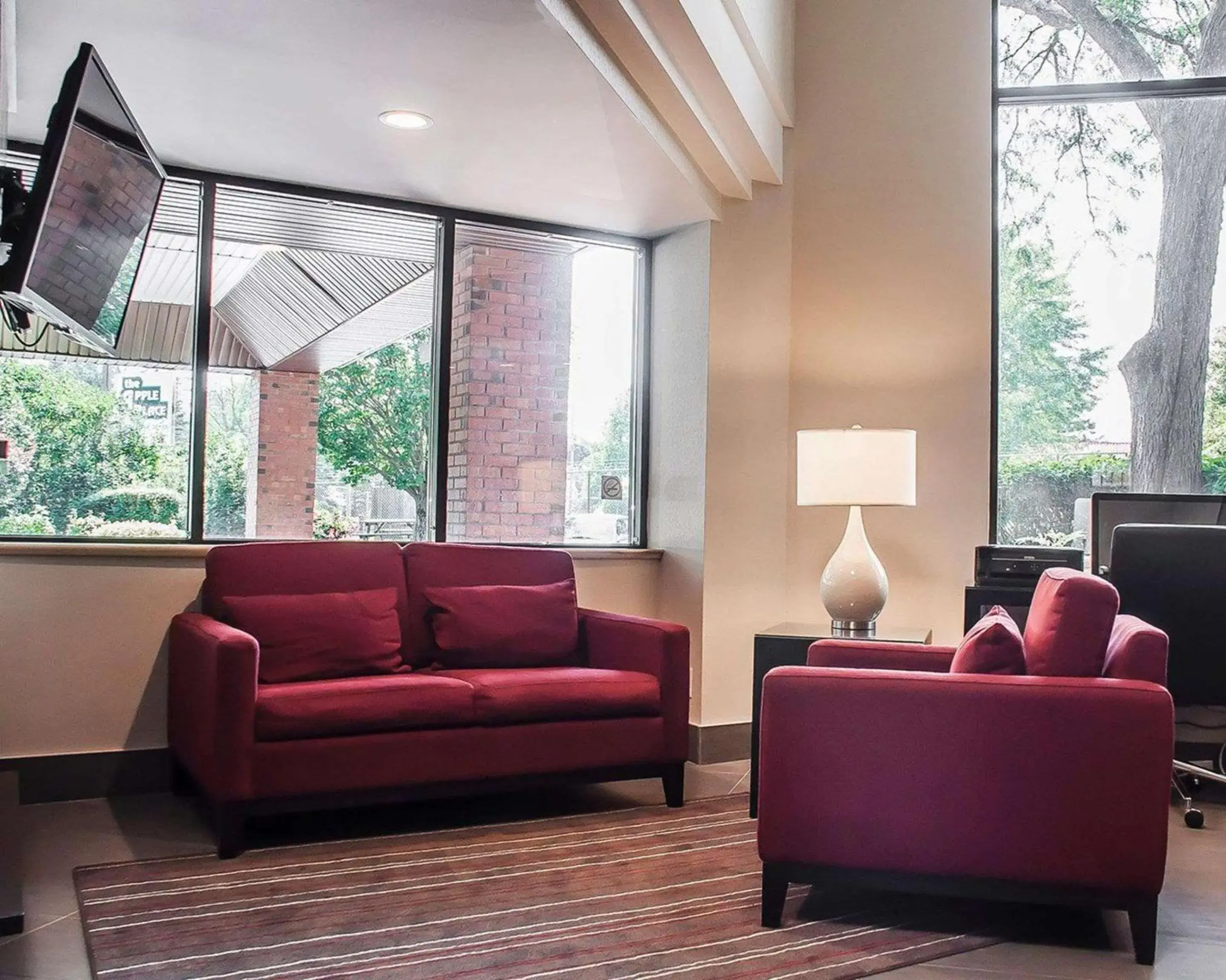 Lobby or reception in Comfort Inn Lobby or reception in Comfort Inn