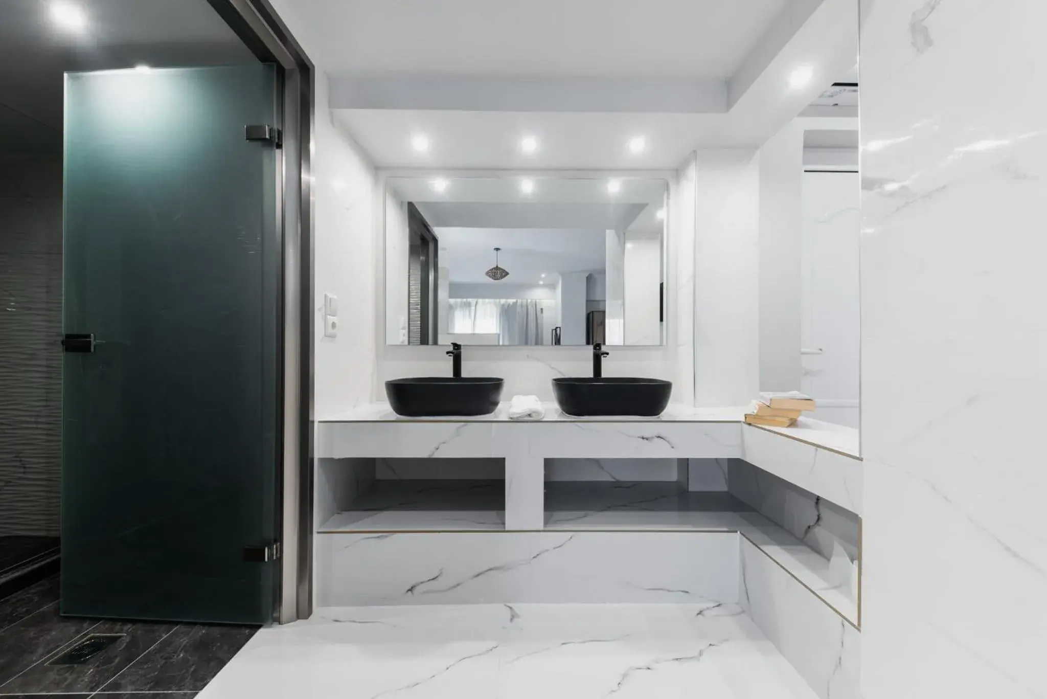 Bathroom in Zante Calinica Hotel Bathroom in Zante Calinica Hotel