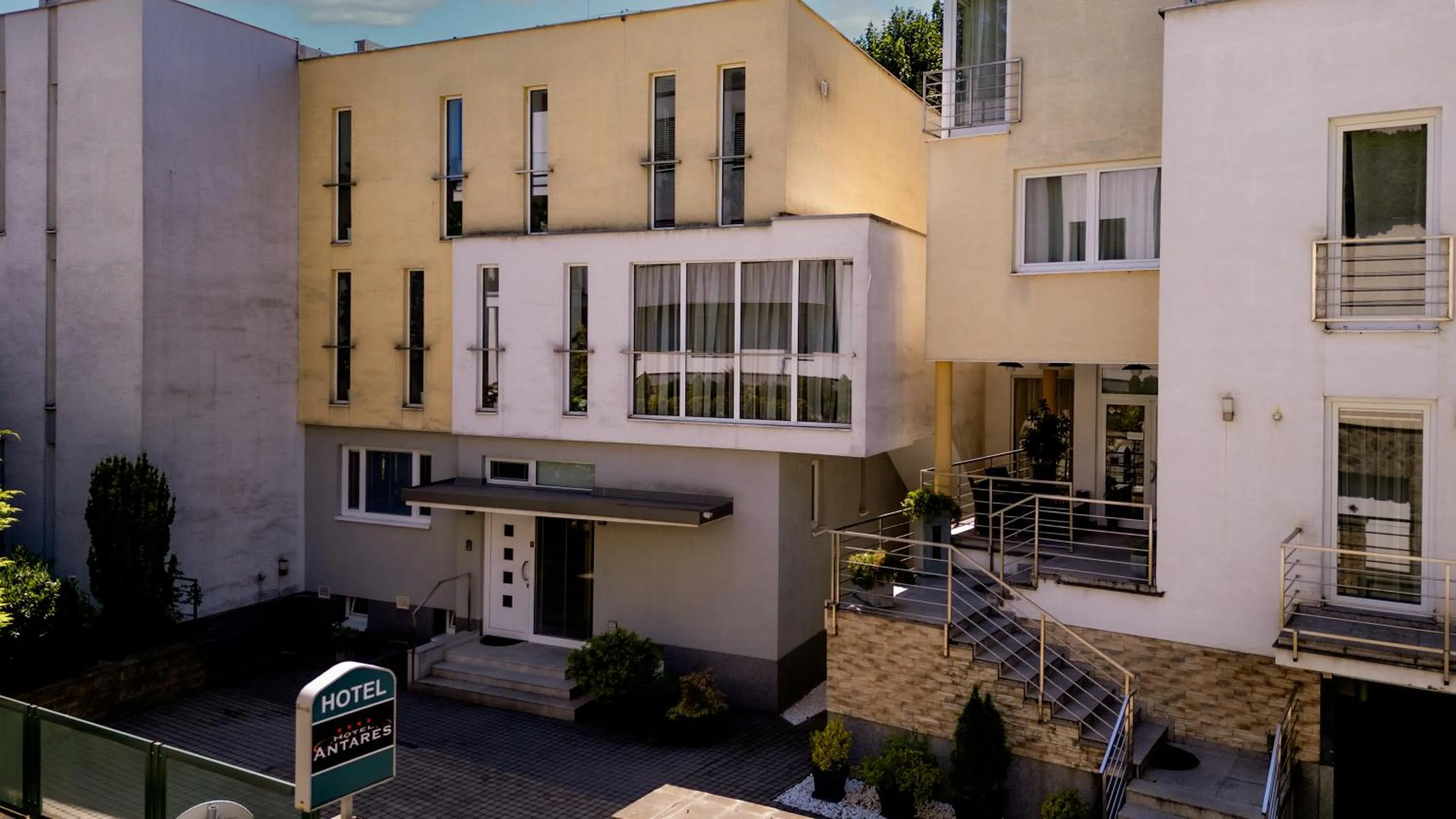 Property building in Hotel ANTARES