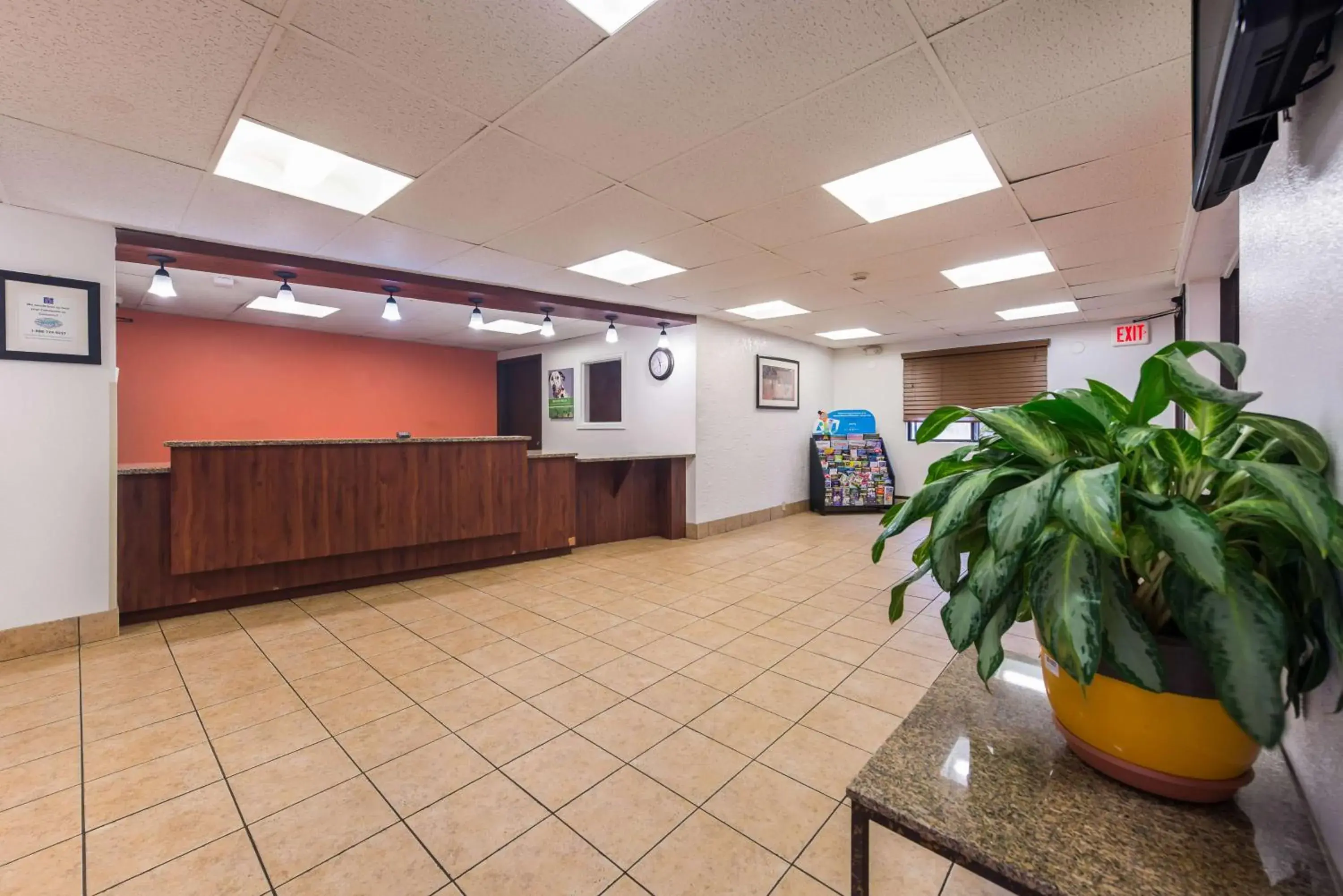 Lobby or reception in Motel 6-Saint Paul, MN - I-94 Lobby or reception in Motel 6-Saint Paul, MN - I-94
