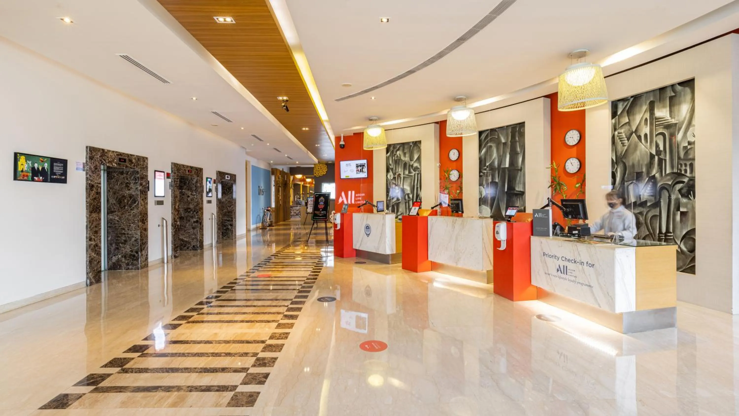 Lobby or reception in ibis Gurgaon Golf Course Road - An Accor Brand