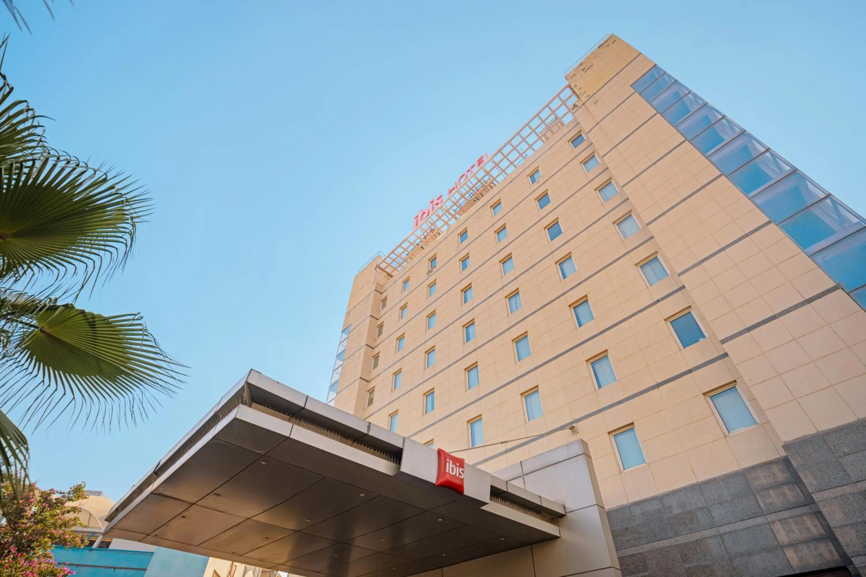 Facade/entrance in ibis Gurgaon Golf Course Road - An Accor Brand