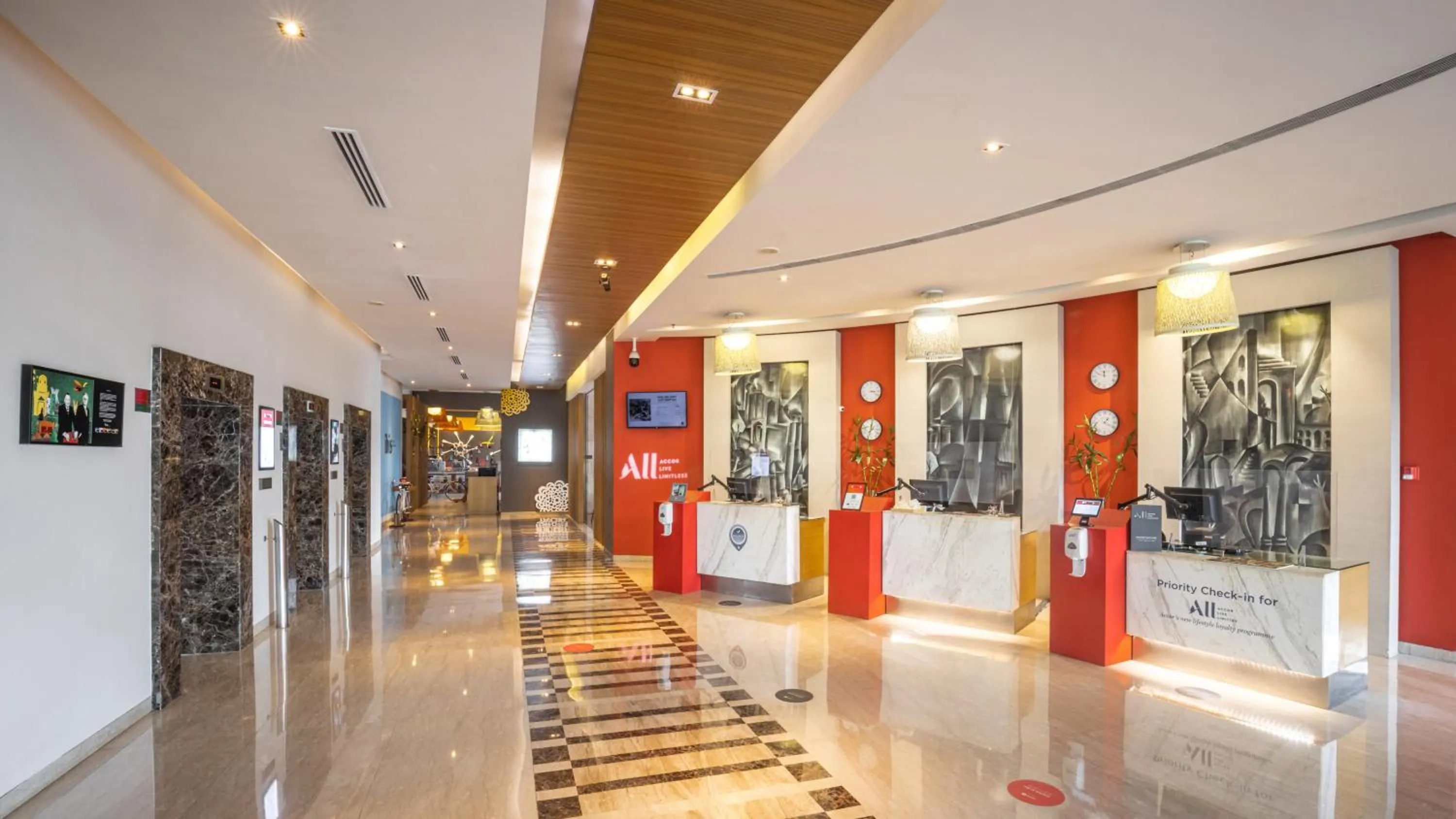 Lobby or reception in ibis Gurgaon Golf Course Road - An Accor Brand