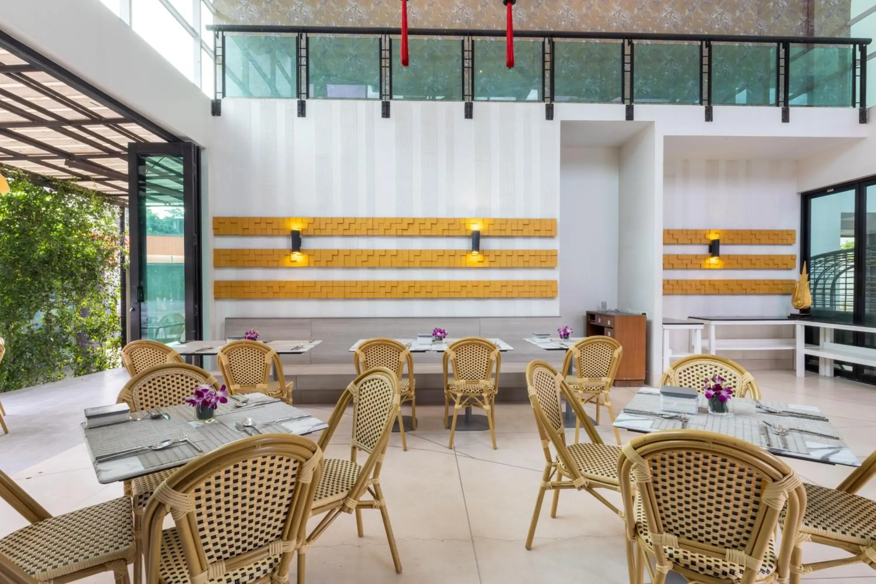 Restaurant/places to eat in Navinda Krabi Restaurant/places to eat in Navinda Krabi