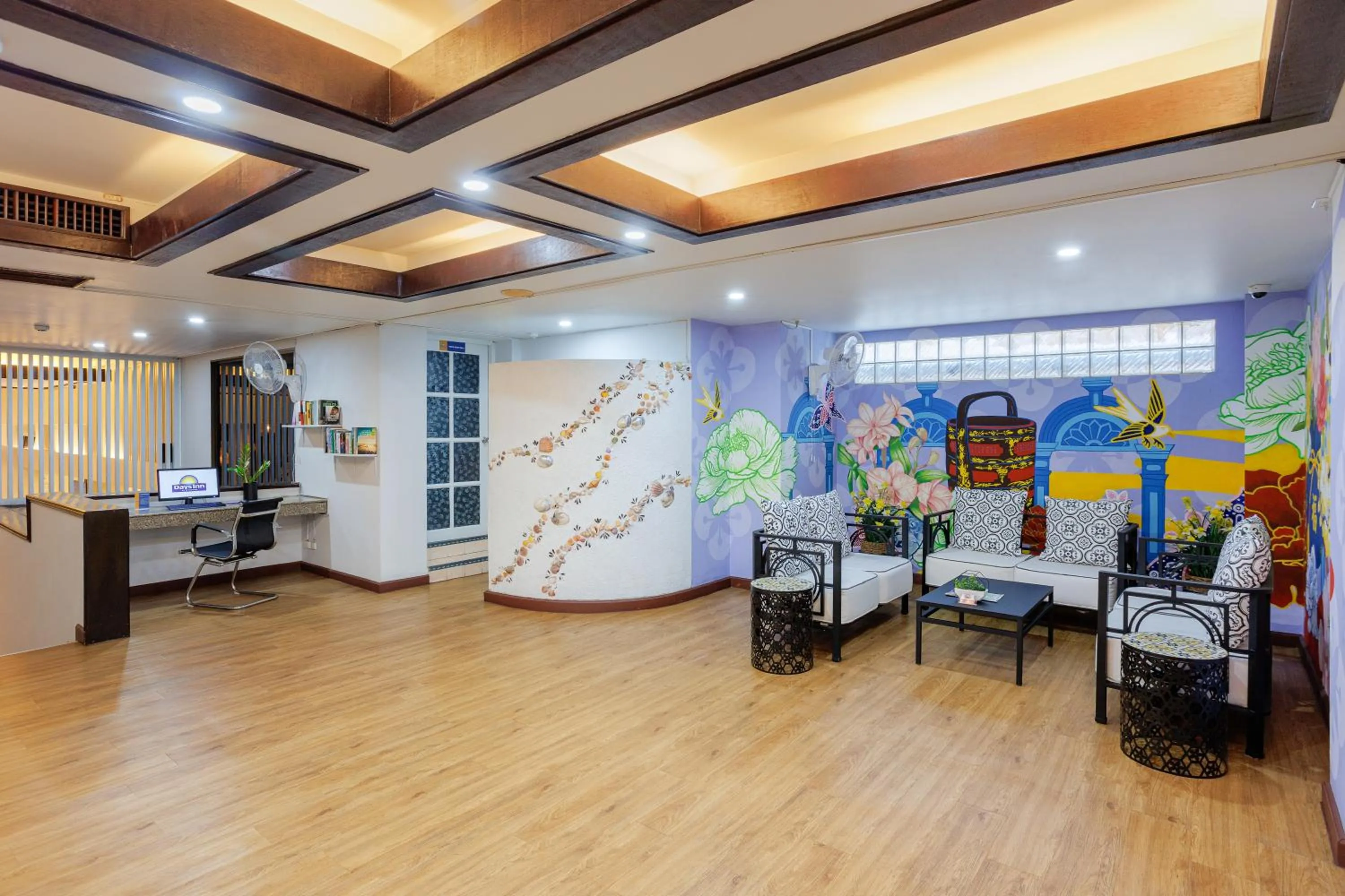 Facade/entrance in Days Inn by Wyndham Patong Beach