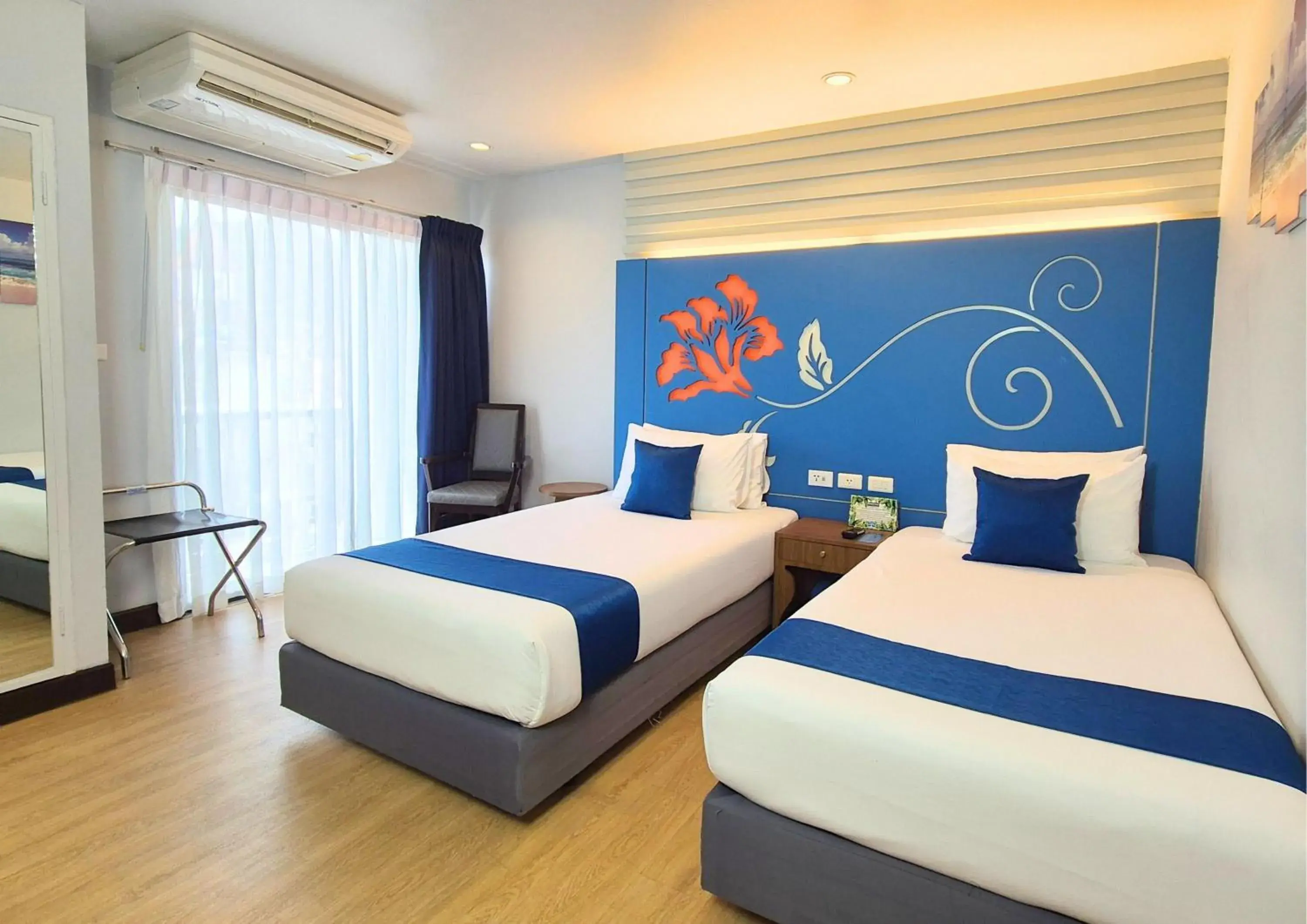 Deluxe Twin Room in Days Inn by Wyndham Patong Beach Deluxe Twin Room in Days Inn by Wyndham Patong Beach