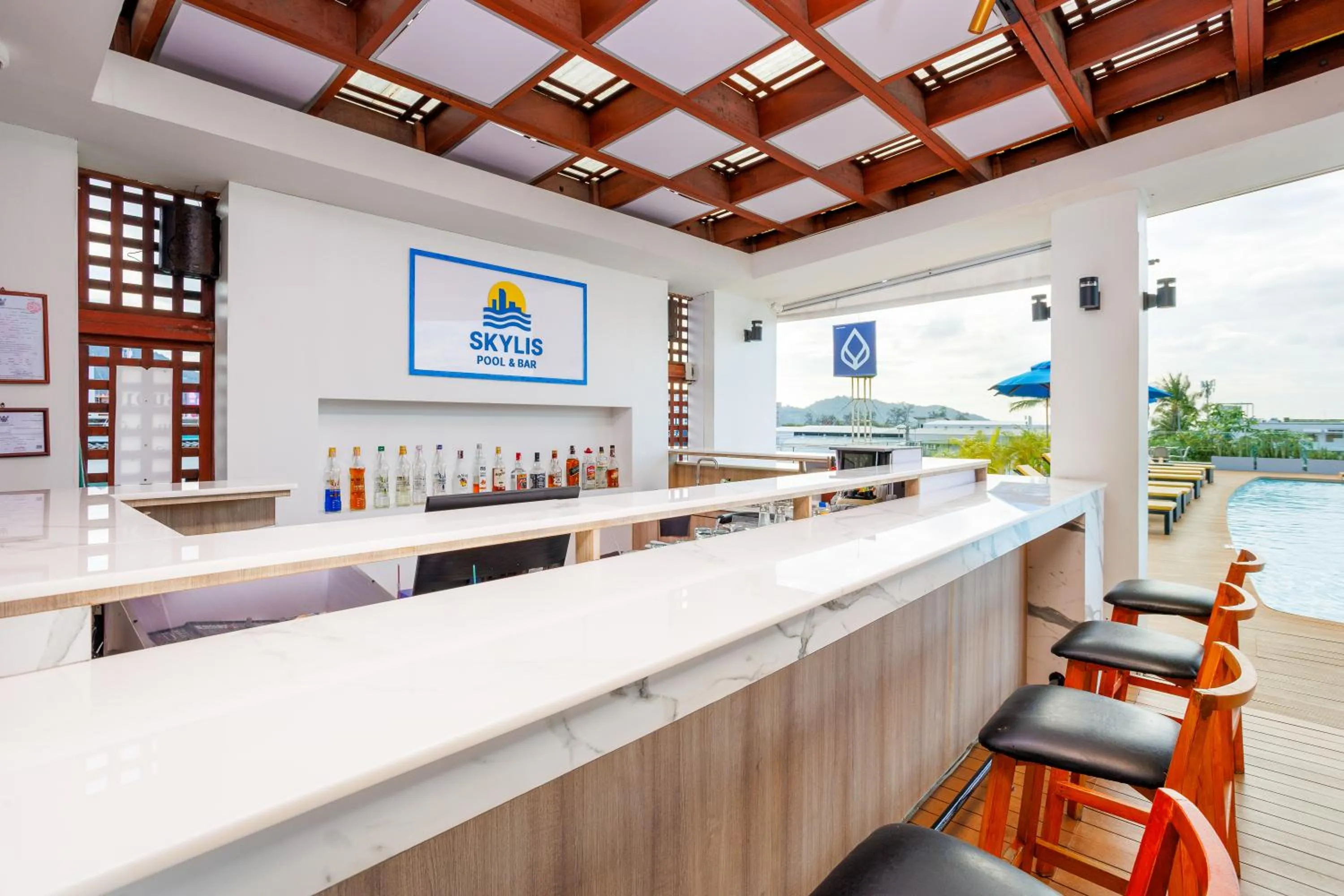 Lounge or bar in Days Inn by Wyndham Patong Beach