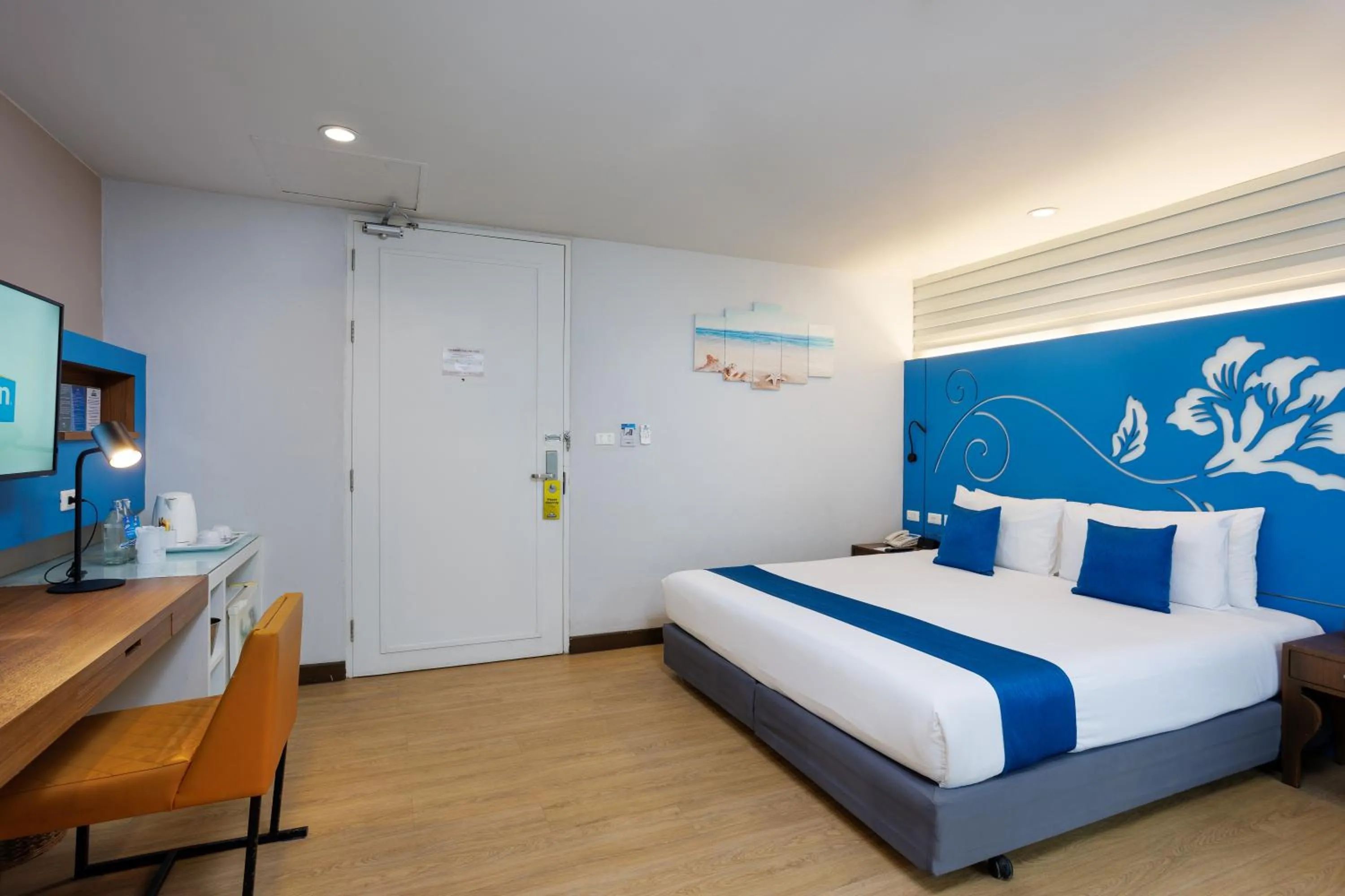 Bedroom, Bed in Days Inn by Wyndham Patong Beach