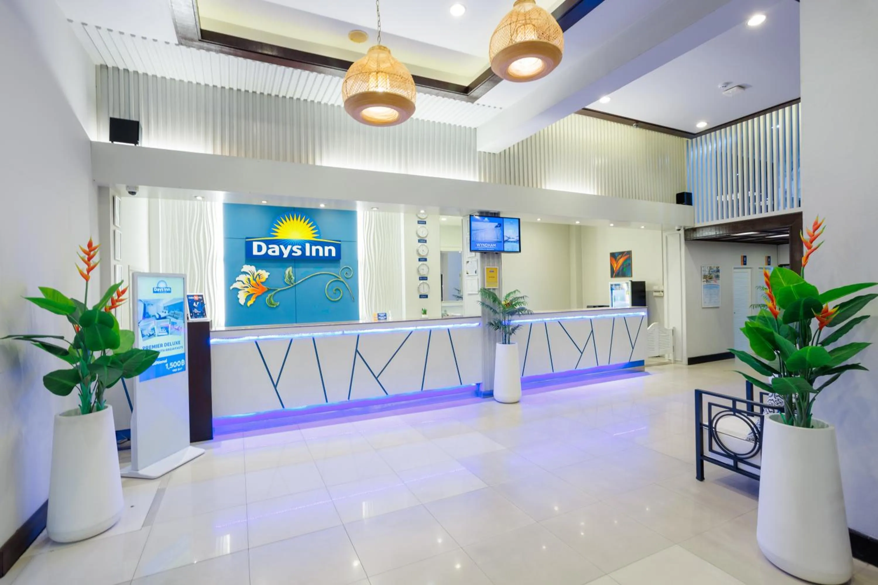Lobby or reception in Days Inn by Wyndham Patong Beach