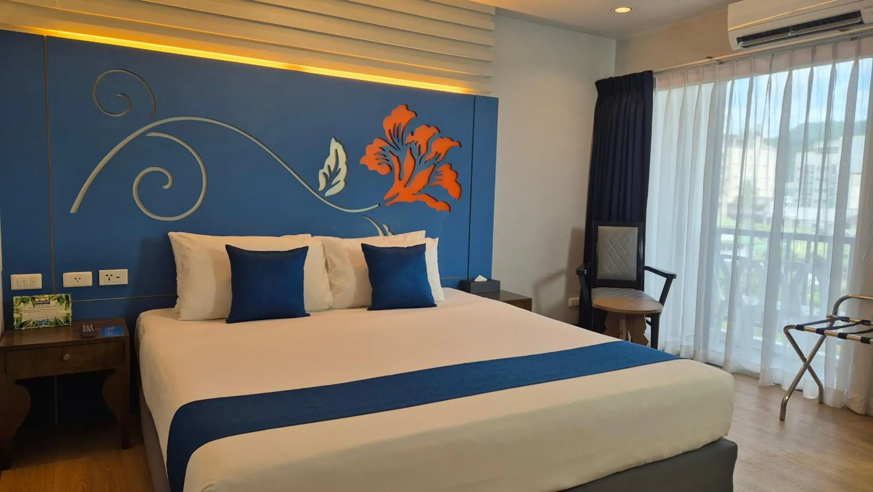 Bedroom, Bed in Days Inn by Wyndham Patong Beach Bedroom, Bed in Days Inn by Wyndham Patong Beach