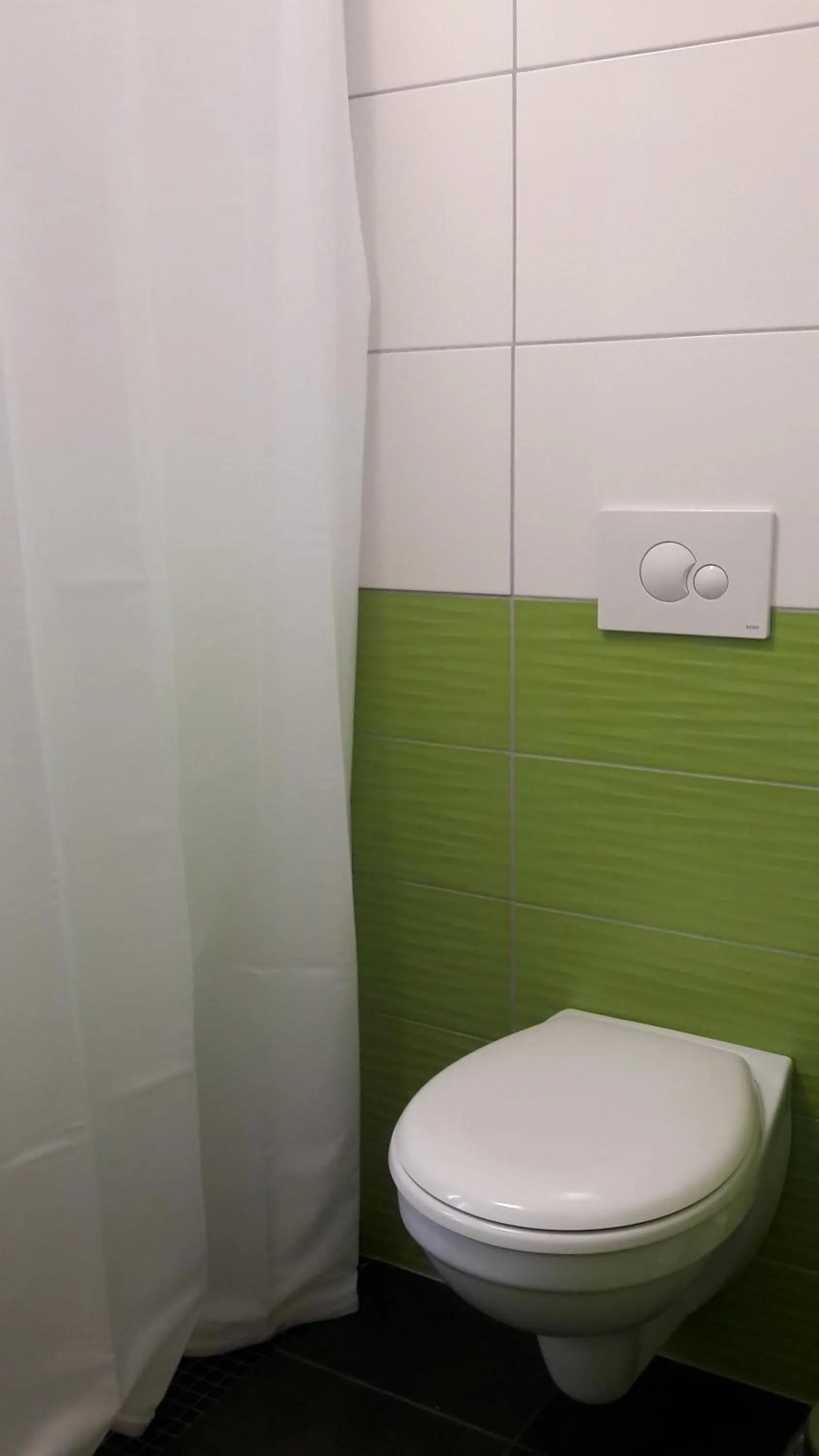 Toilet in Media Luna Guesthouse