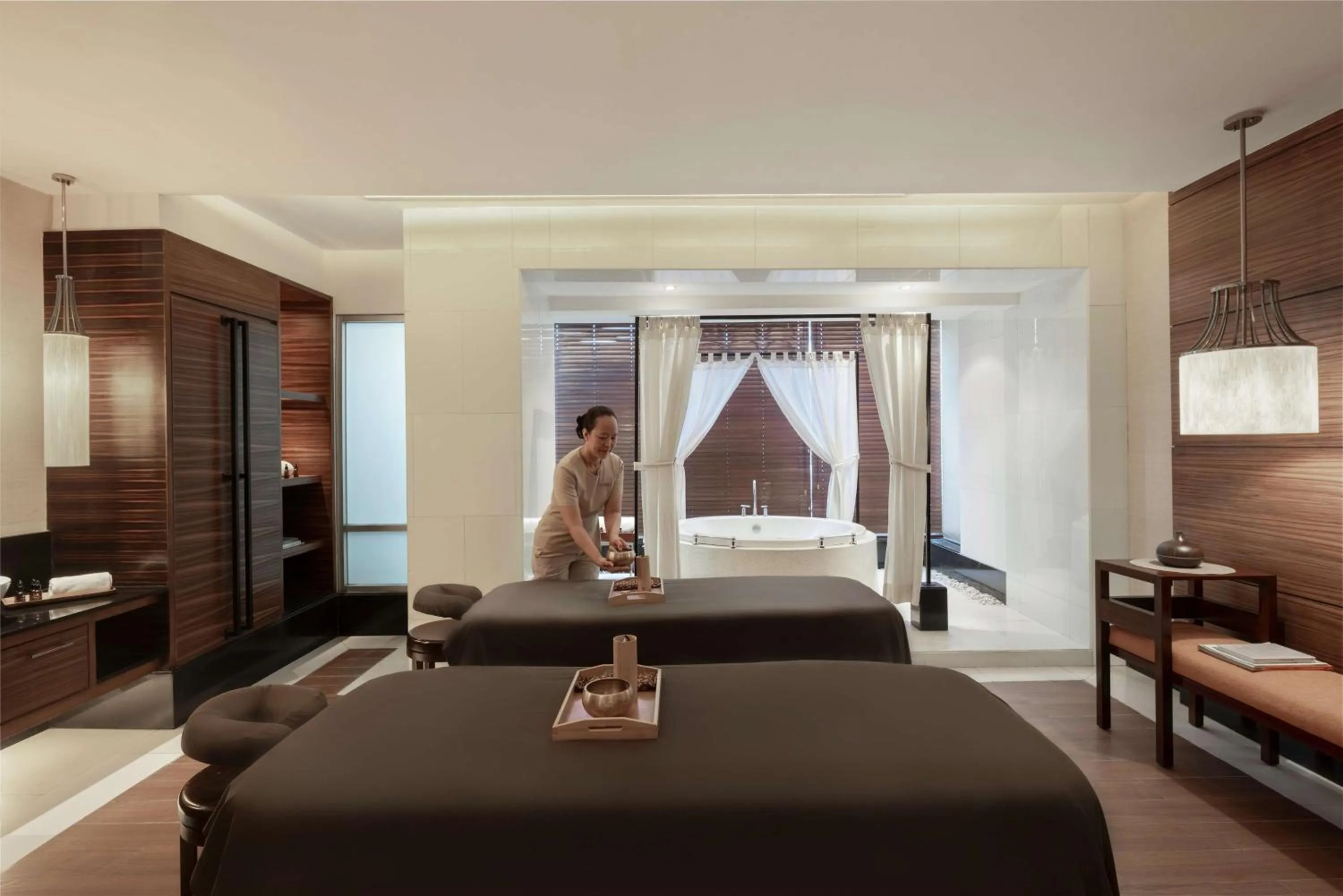 Spa and wellness centre/facilities, Bed in Dusit Thani Manila