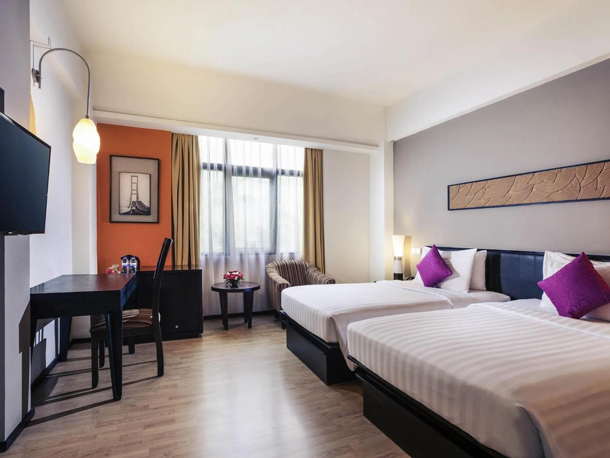 Bedroom, Bed in Mercure Surabaya Grand Mirama