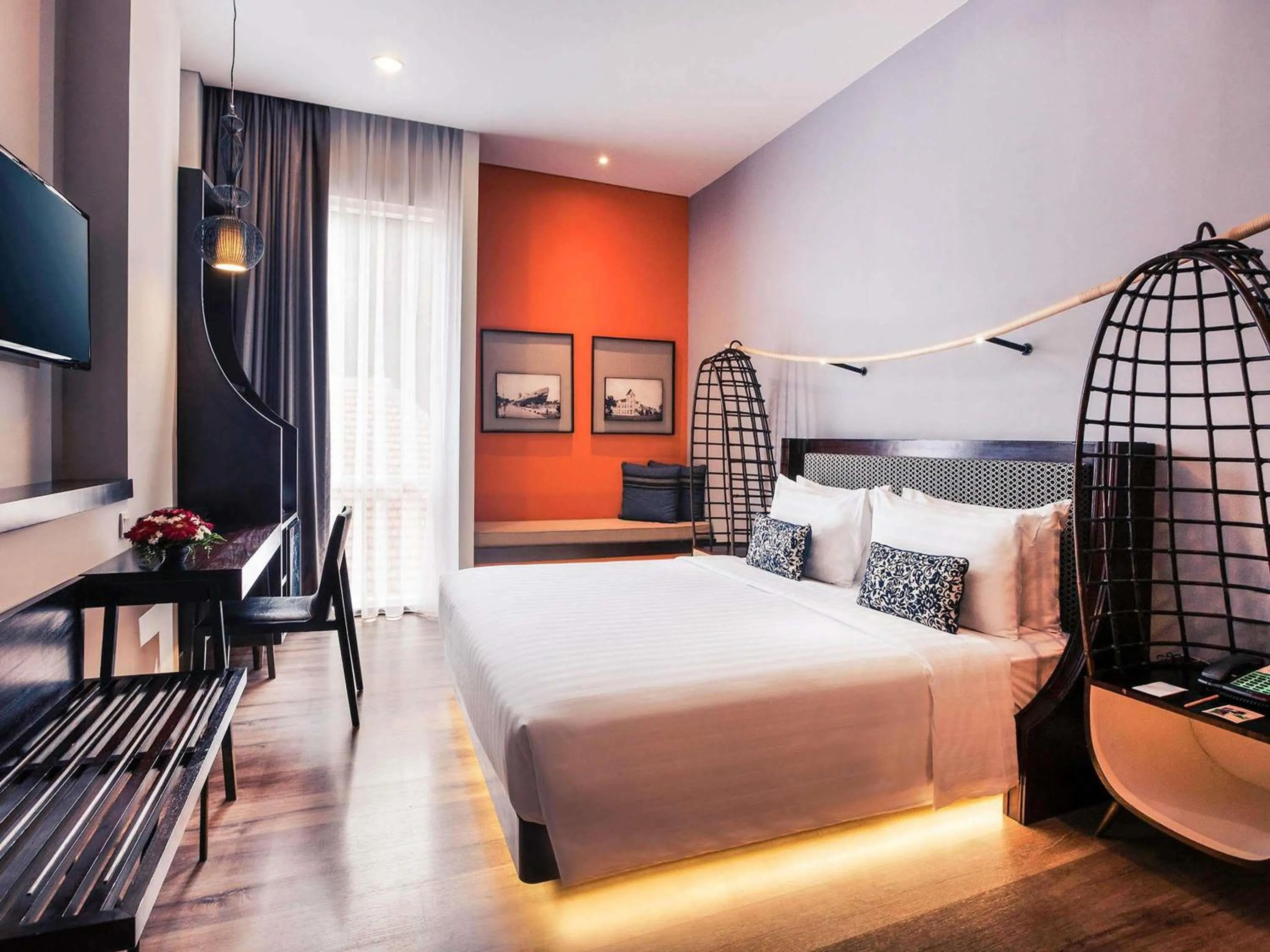 Bedroom, Bed in Mercure Surabaya Grand Mirama