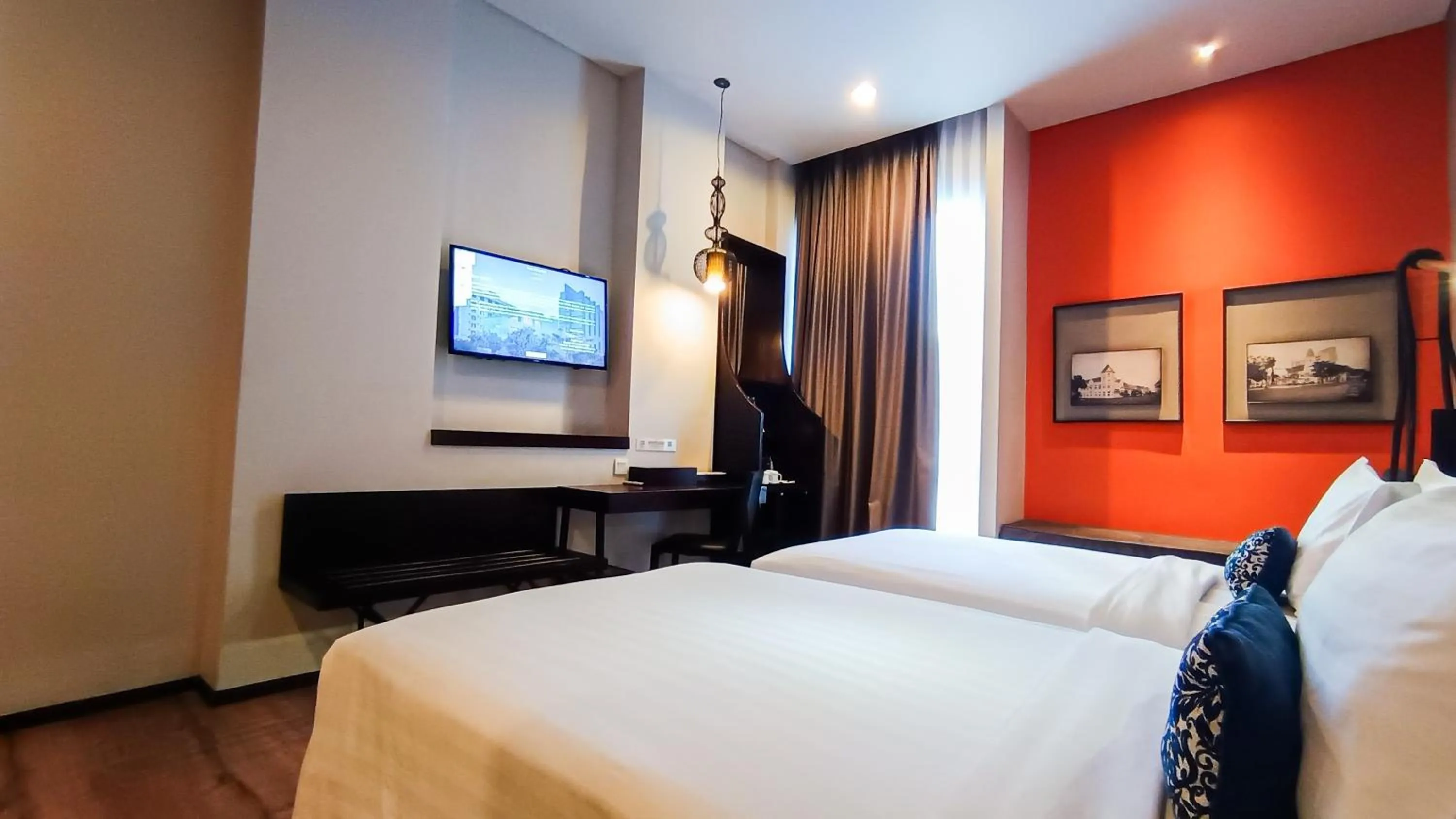 Bed in Mercure Surabaya Grand Mirama